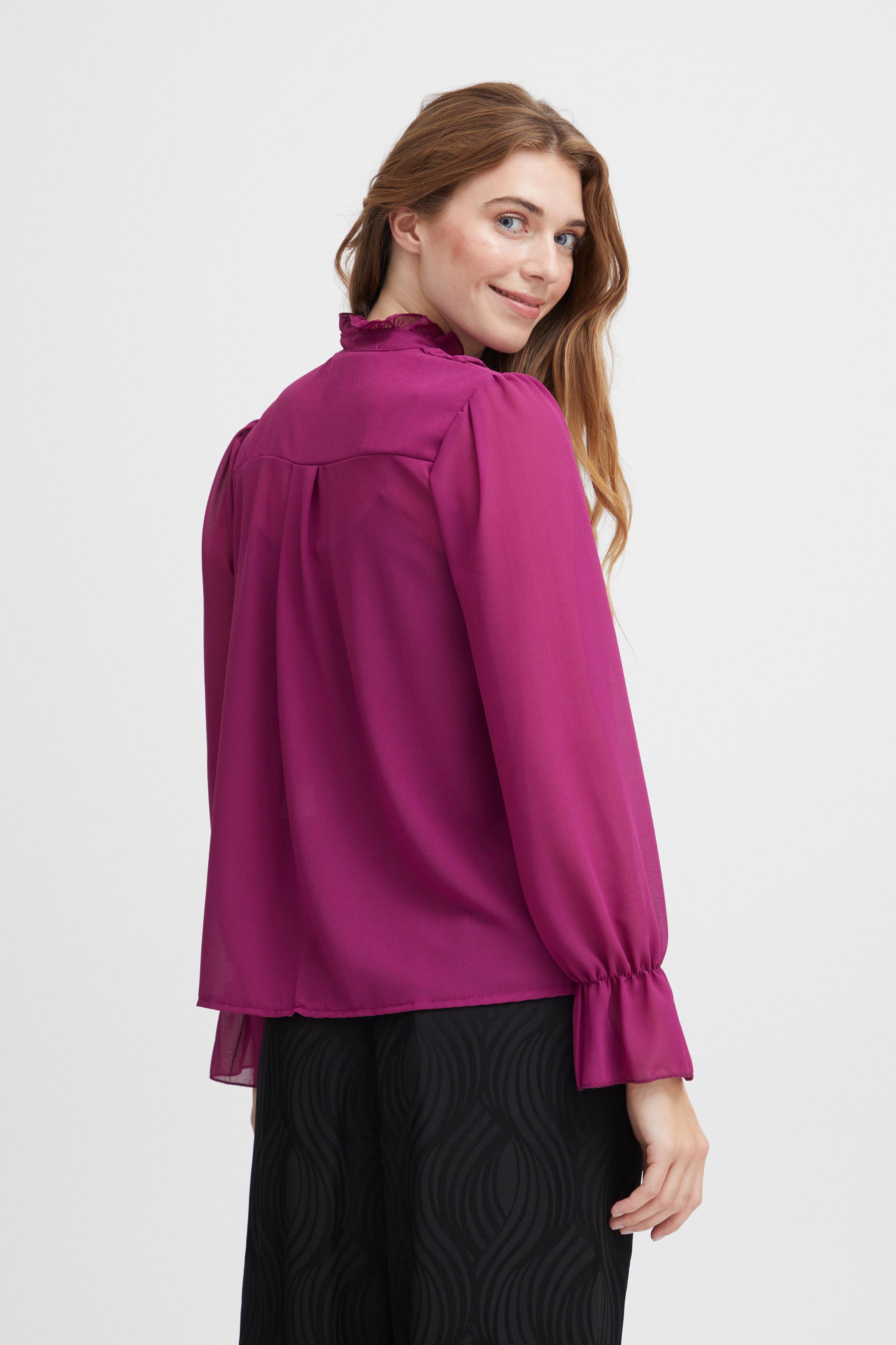 SBRUFFLE Blouse LOOKBOOK FRONT 22100373-182525