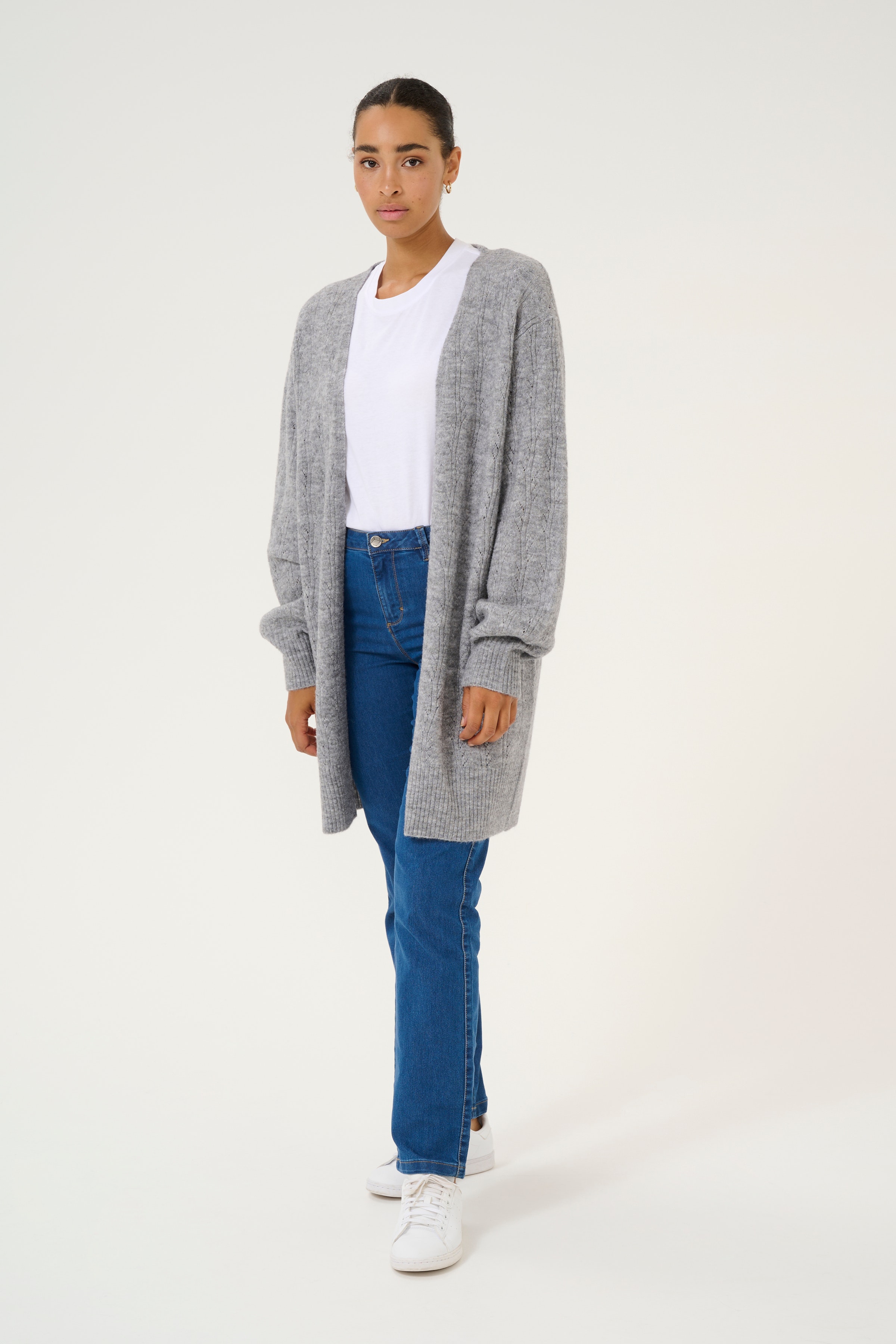 KAtella Cardigan LOOKBOOK FRONT 10509497-100123