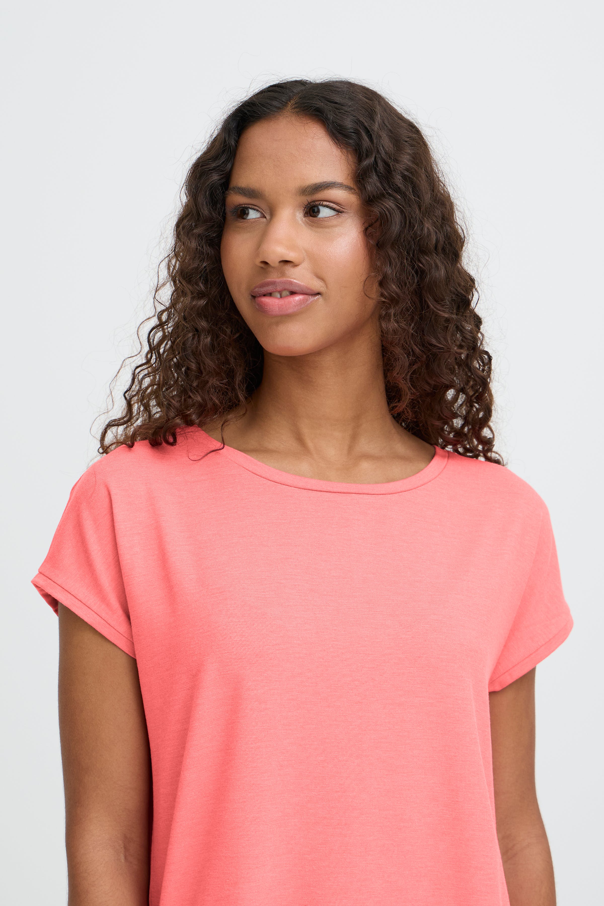 IHREBELLY T-shirt LOOKBOOK DETAIL 20125199-181756