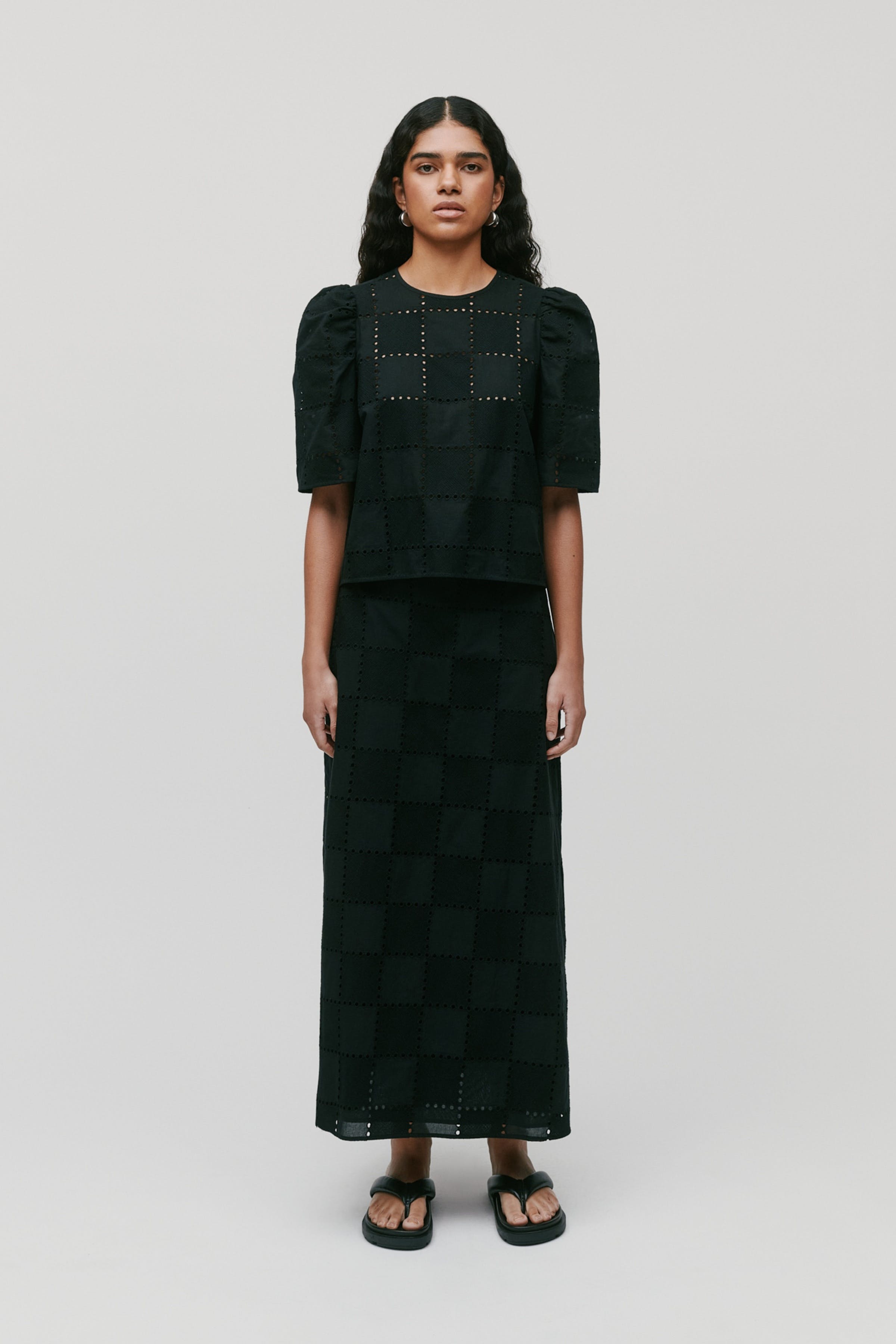 SAMANTHA Skirt LOOKBOOK FRONT 30600529-BK999