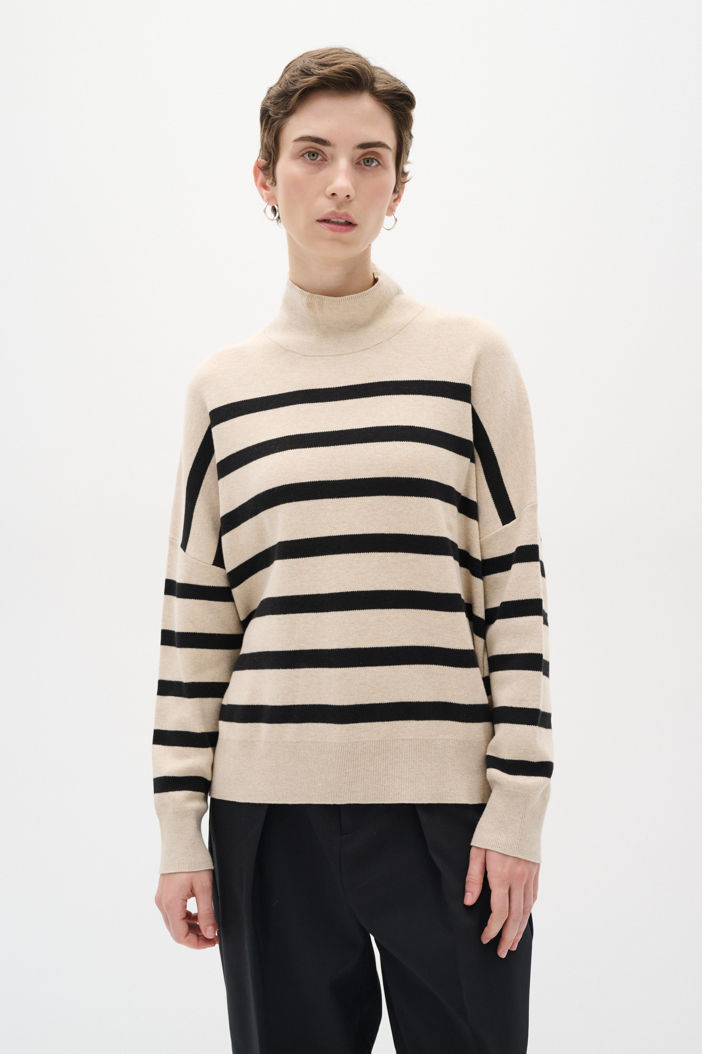 TenleyIW Turtleneck Pullover LOOKBOOK FRONT 30106490-301506