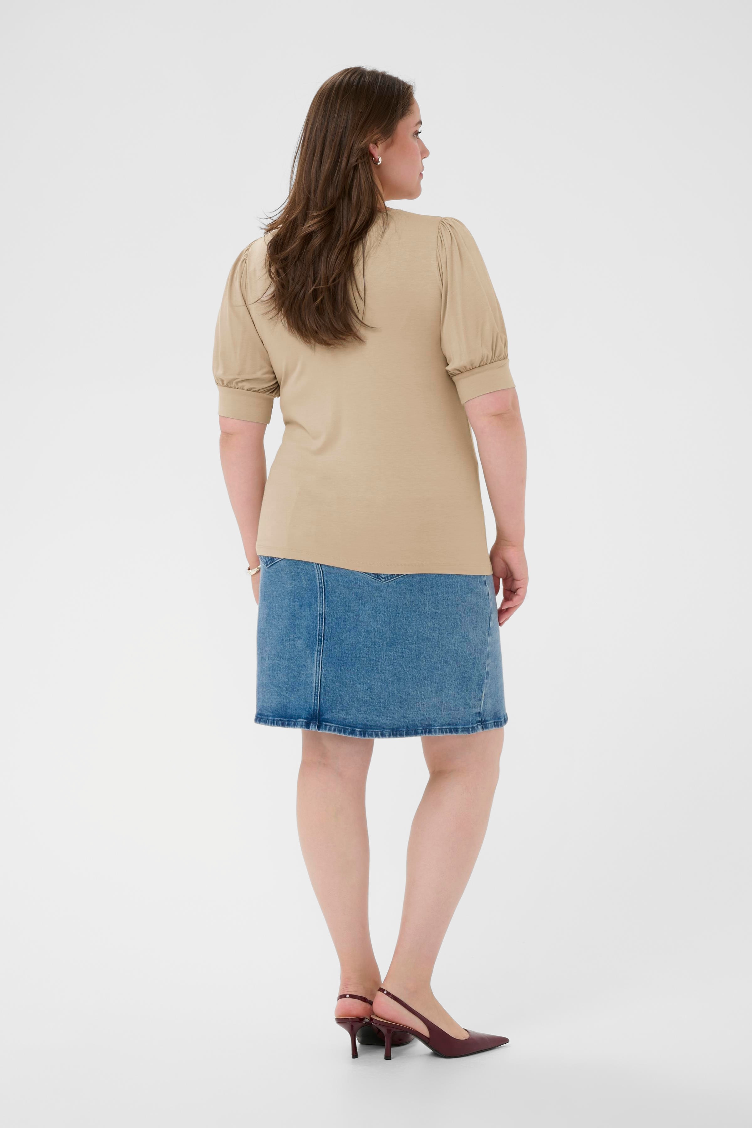 KCsissy T-Shirt LOOKBOOK BACK 10581401-151305