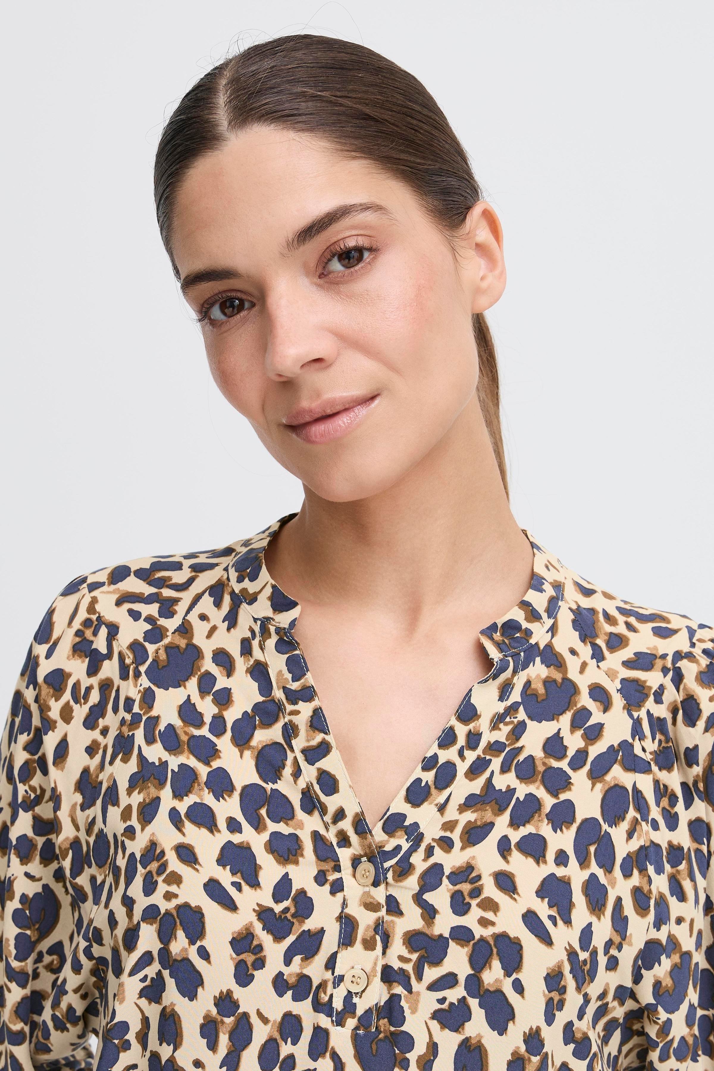 PZGLORIA Bluse LOOKBOOK DETAIL 50208948-202010