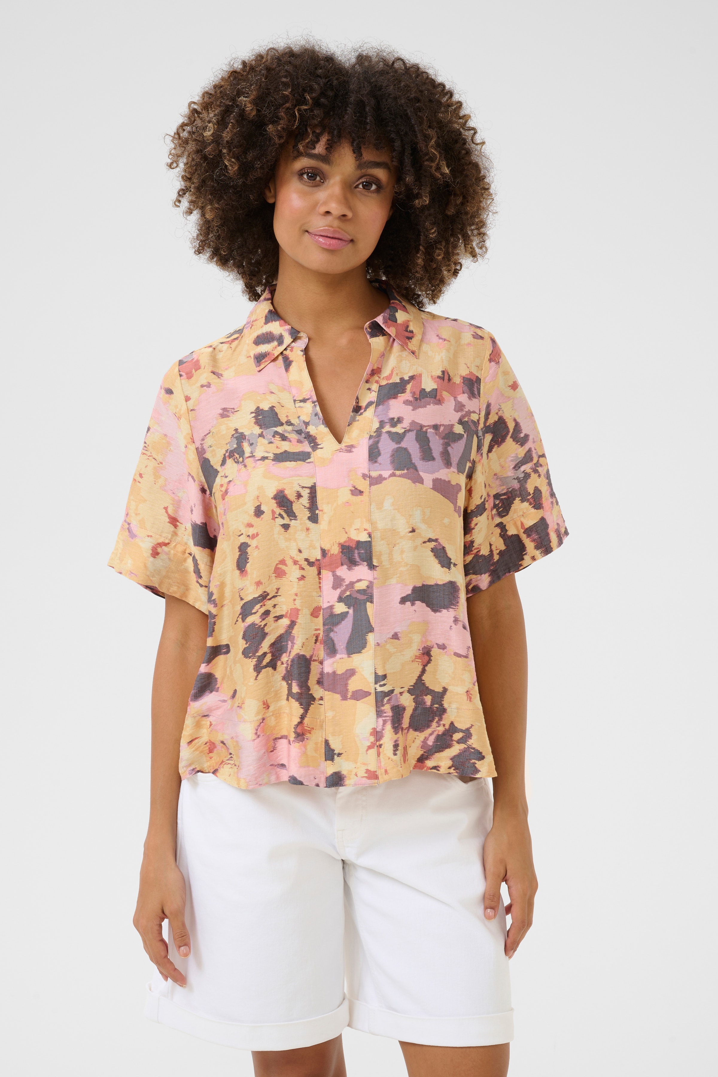 CUgreece Bluse LOOKBOOK FRONT 50111780-107542