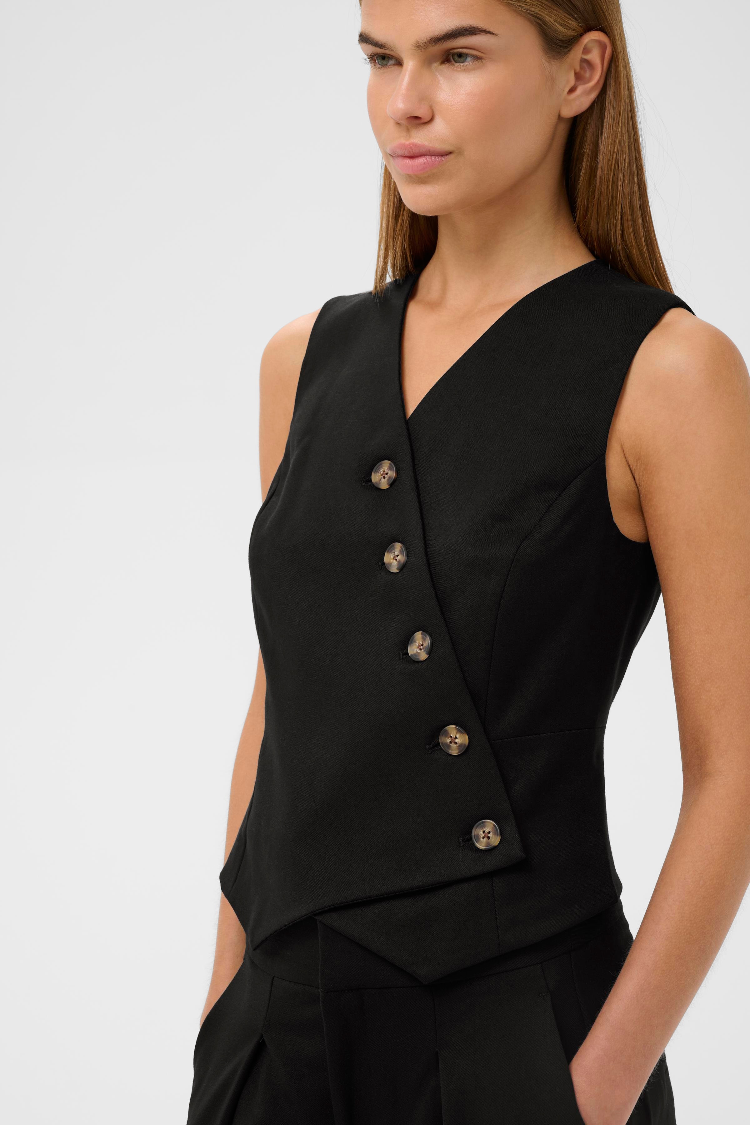 YuktaIW Vest LOOKBOOK DETAIL 30111133-194008