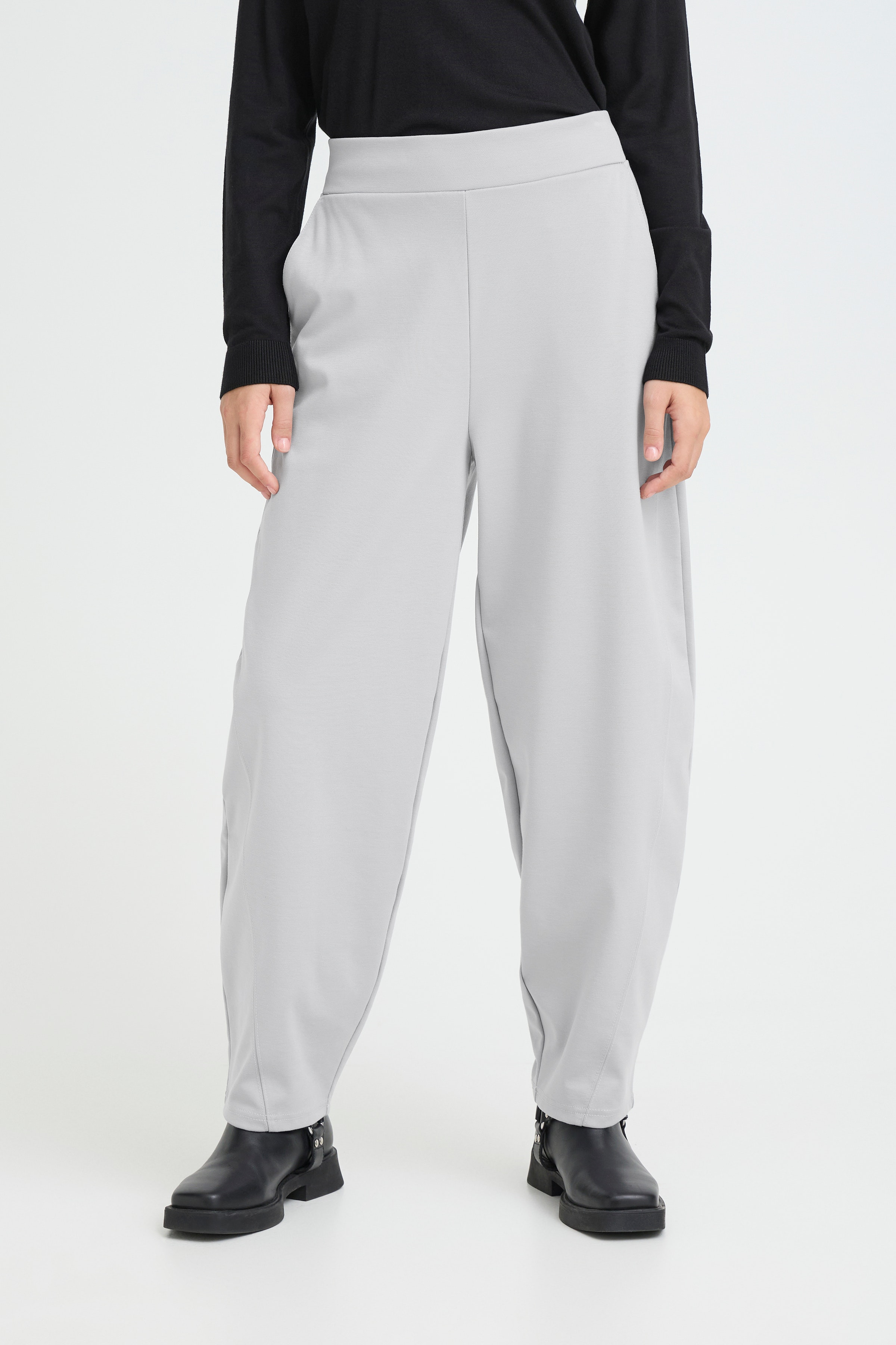 IXKATE BARREL  Hose LOOKBOOK FRONT 20123727-163916