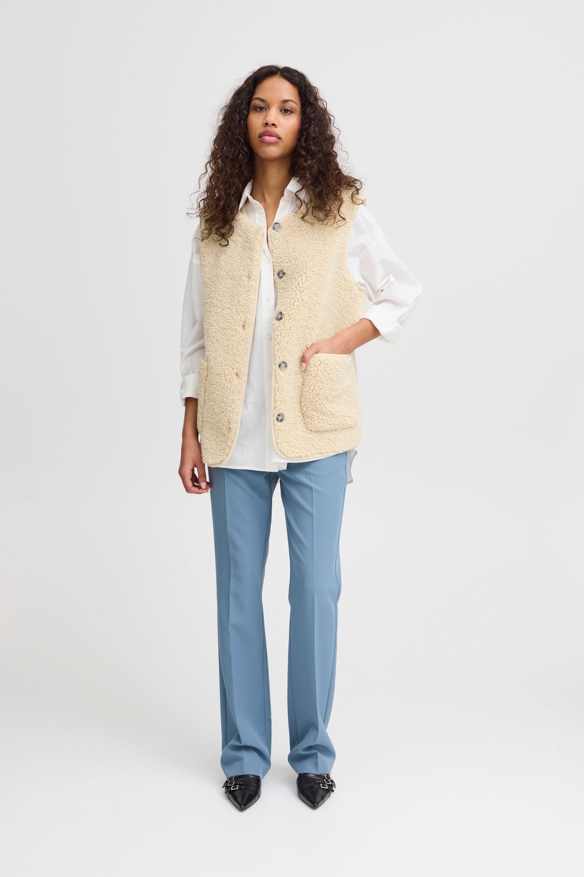atelier reve IHFANZA Waistcoat outerwear