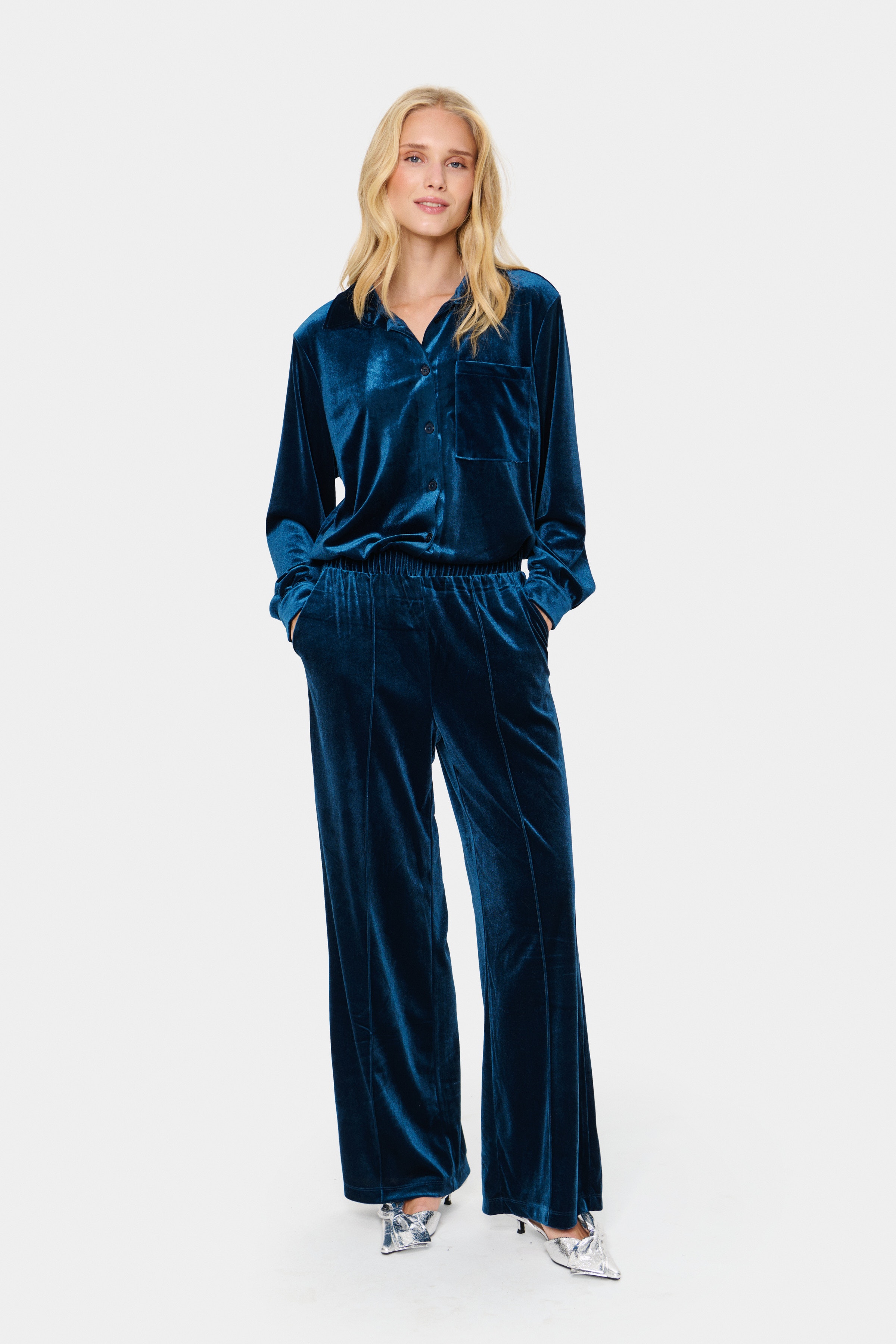 HenrikaSZ Velvet Trousers LOOKBOOK FRONT 30513618-194128