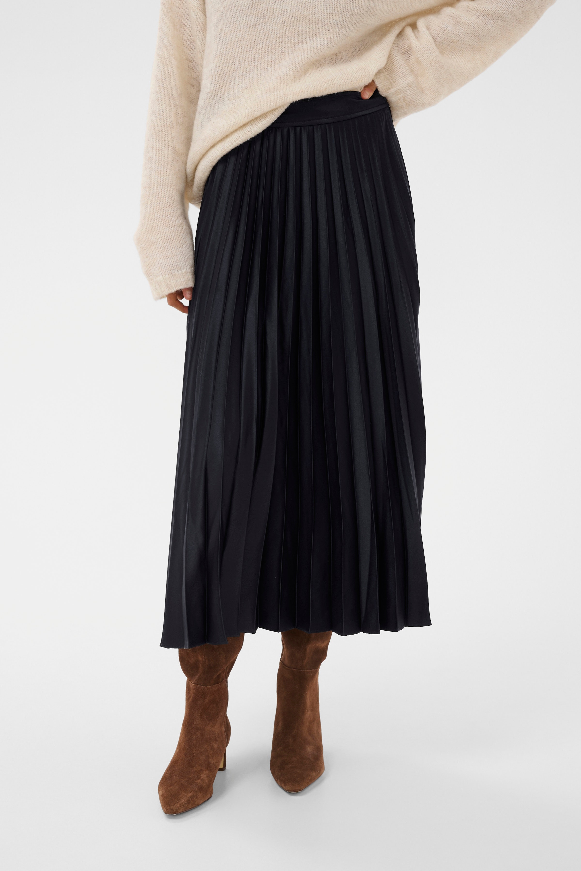 VenedaPW Lang plisseret nederdel LOOKBOOK FRONT 30309138-194013