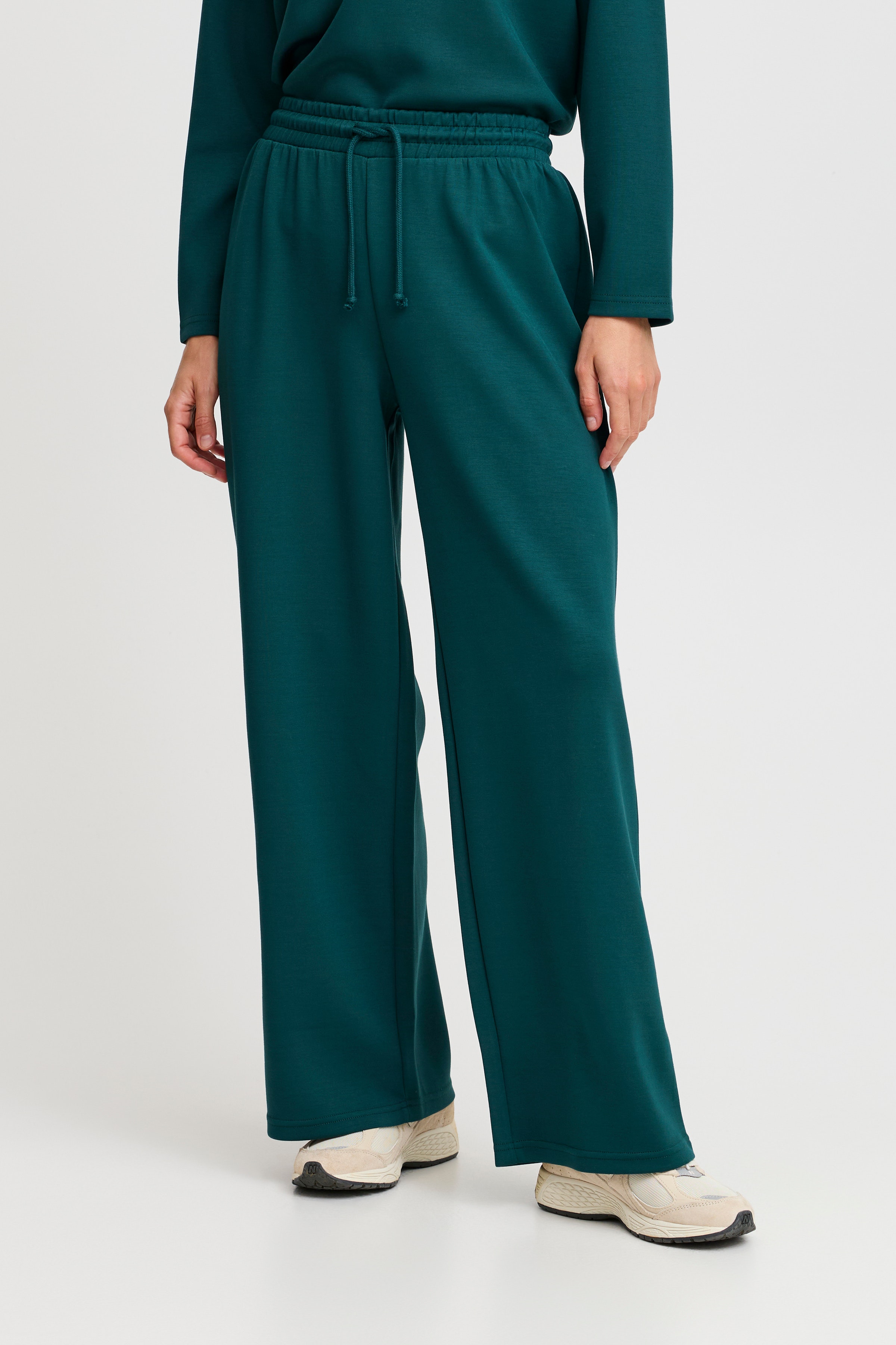 BYPUSTI Trousers LOOKBOOK FRONT 20815708-195030