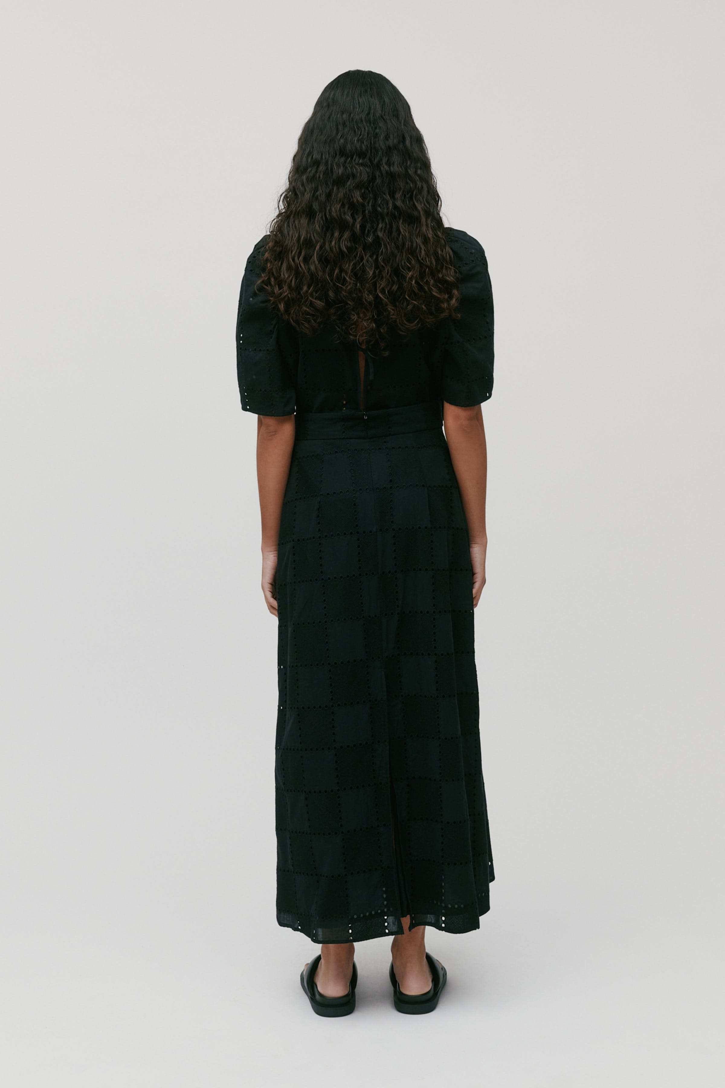 SAMANTHA Skirt LOOKBOOK BACK 30600529-BK999