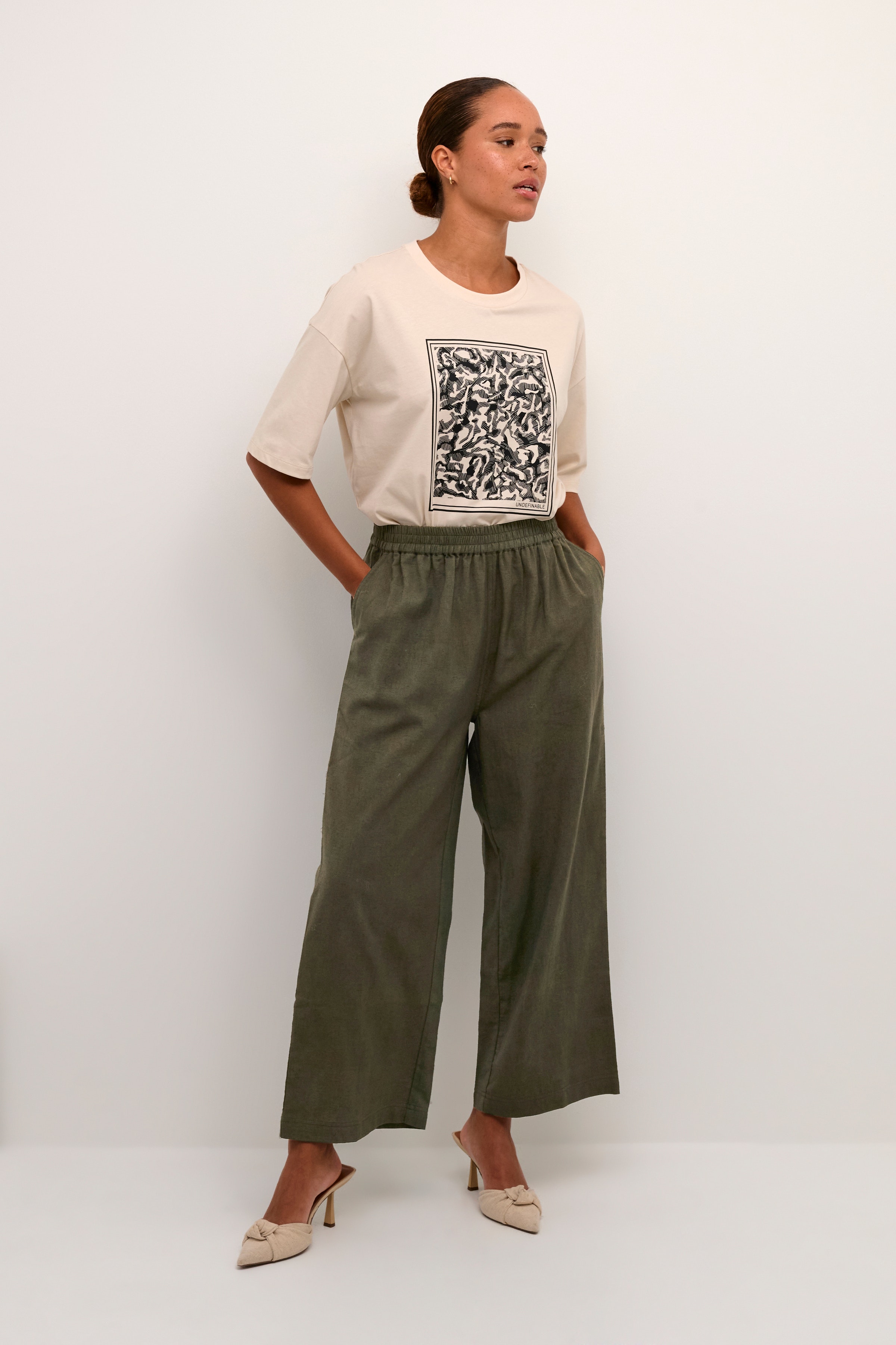 KAvigga Linen Trousers LOOKBOOK FRONT 10508815-190414