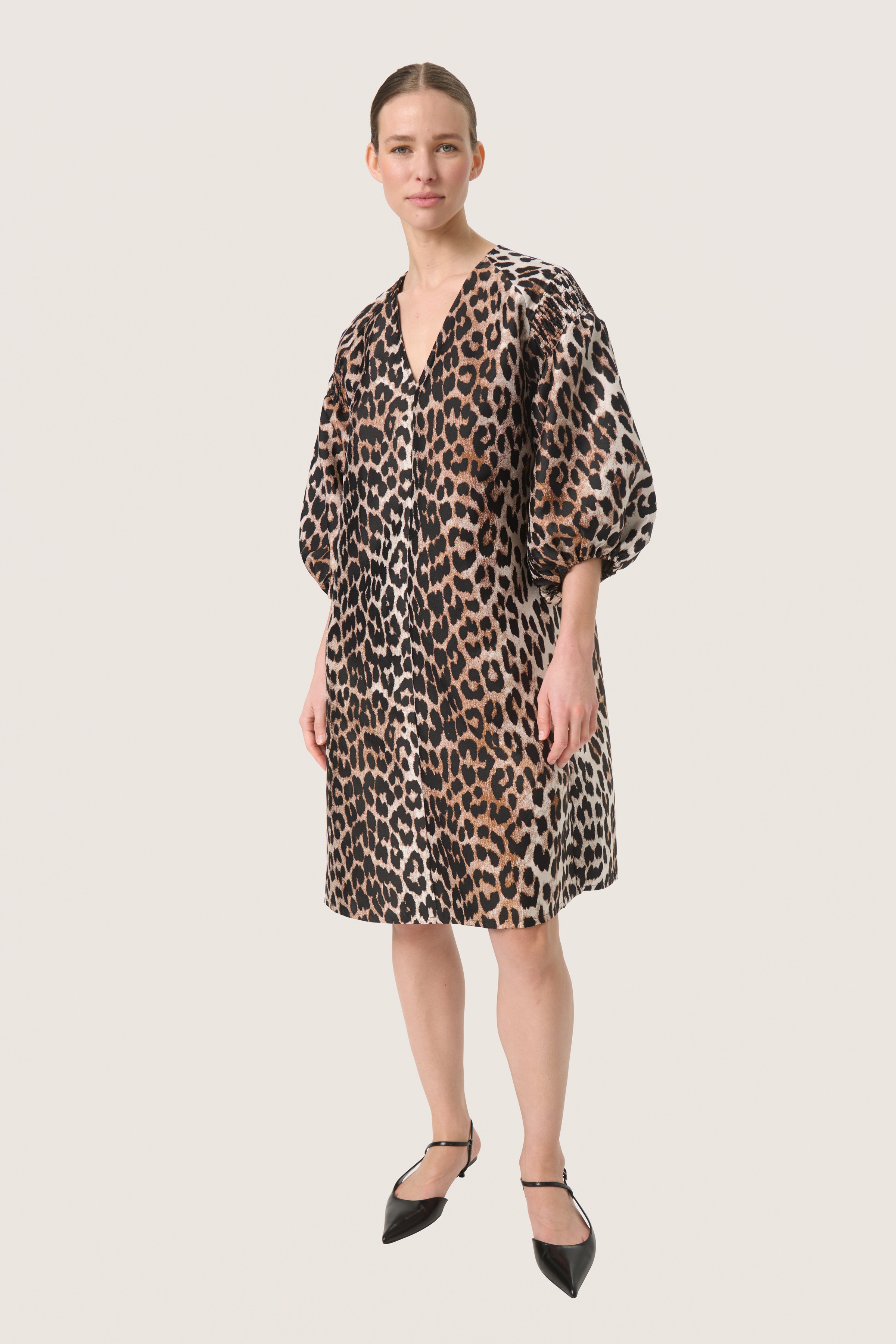 SLChiba Leopard Kjole LOOKBOOK FRONT 30407550-303053