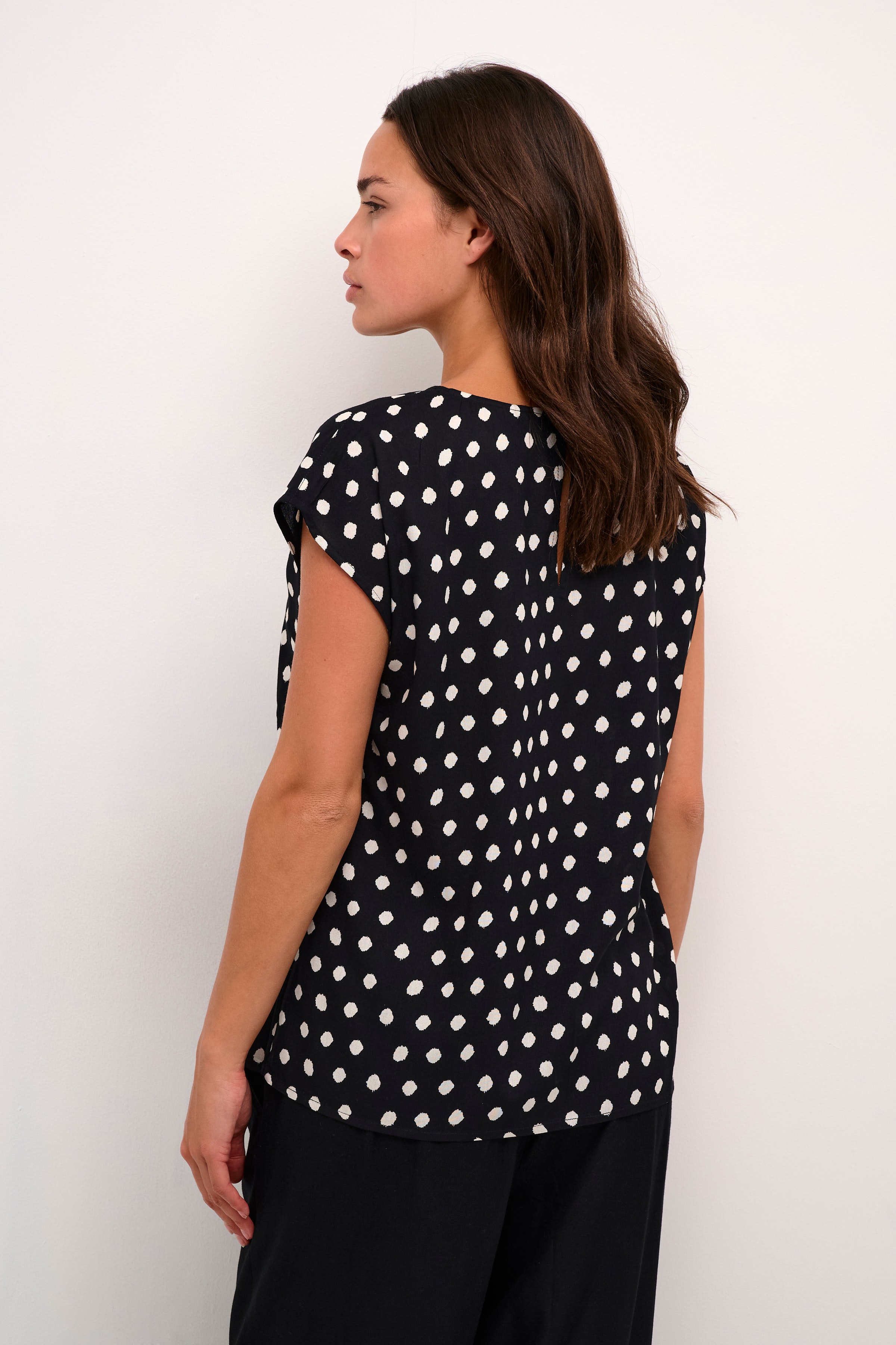 BPolina Bluse LOOKBOOK BACK 10590738-106545B