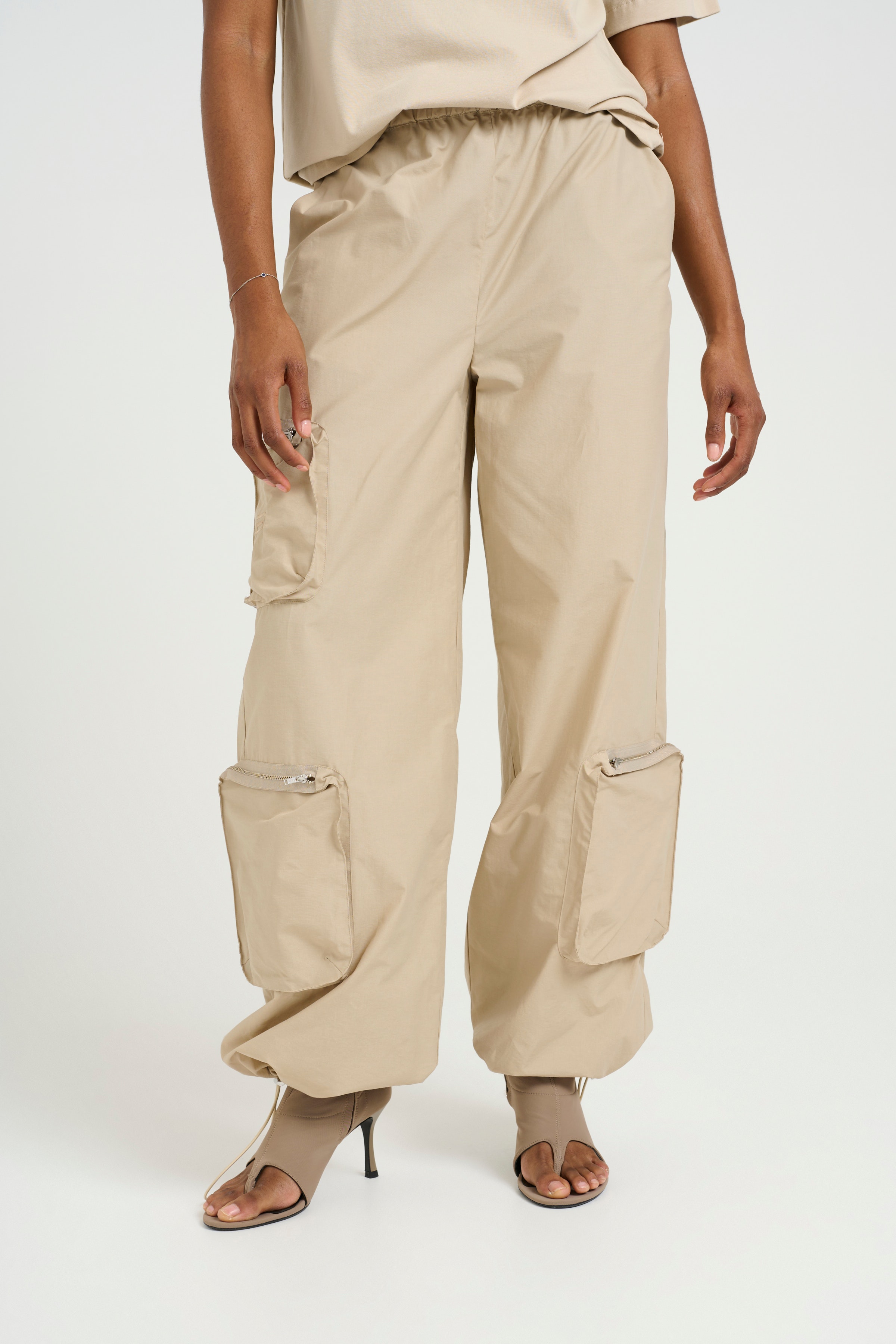 EsmanaGZ Cargo broek LOOKBOOK FRONT 10909304-161102