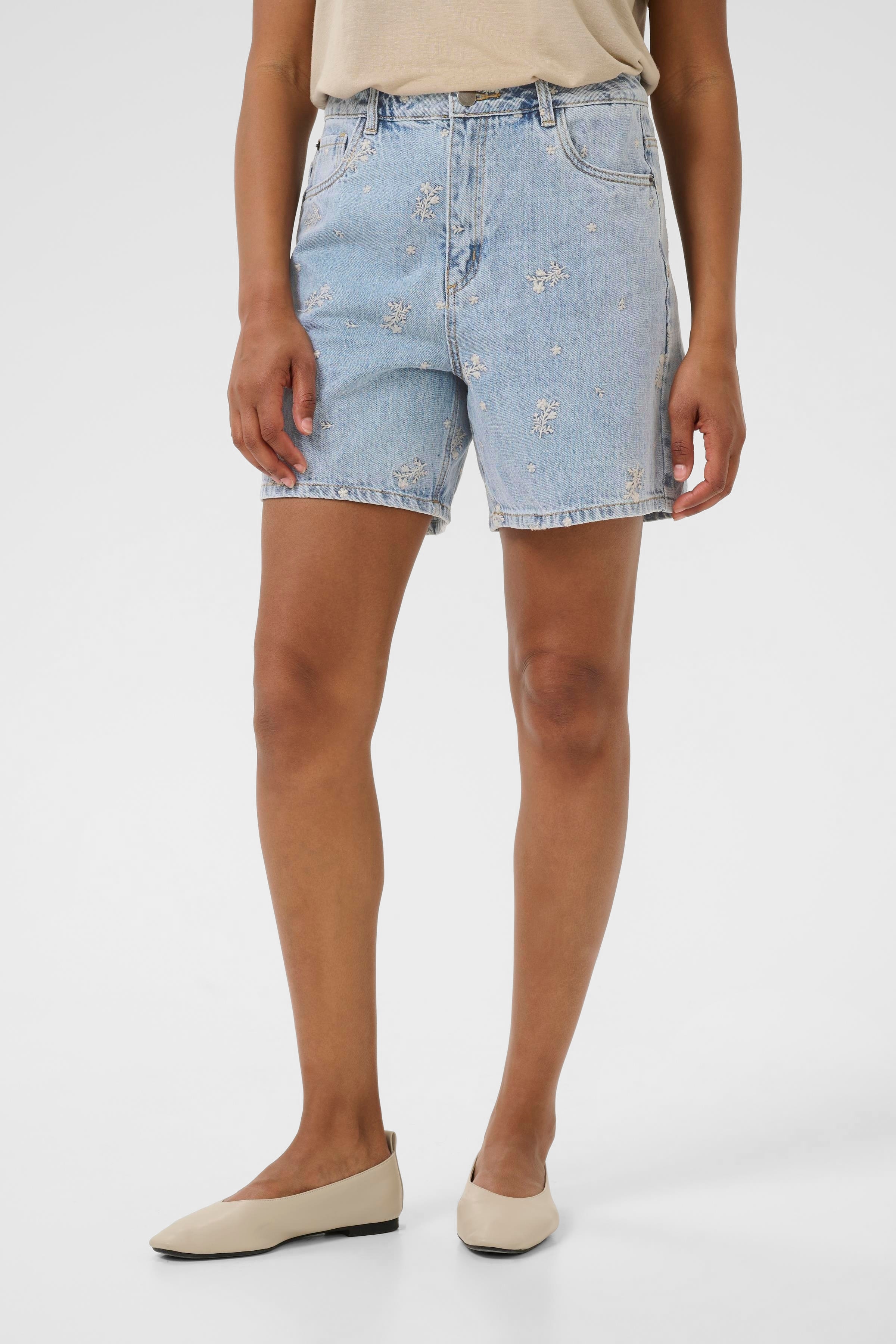 KAbabeth Denimshorts LOOKBOOK FRONT 10507494-107606