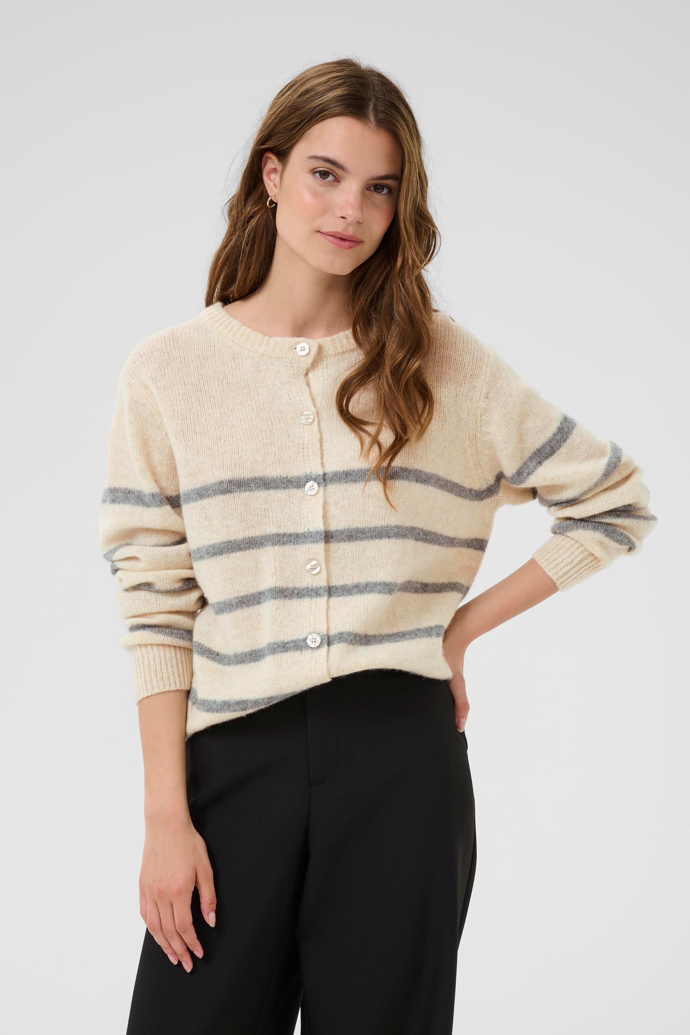 CUkatrina Cardigan LOOKBOOK FRONT 50112035-108030