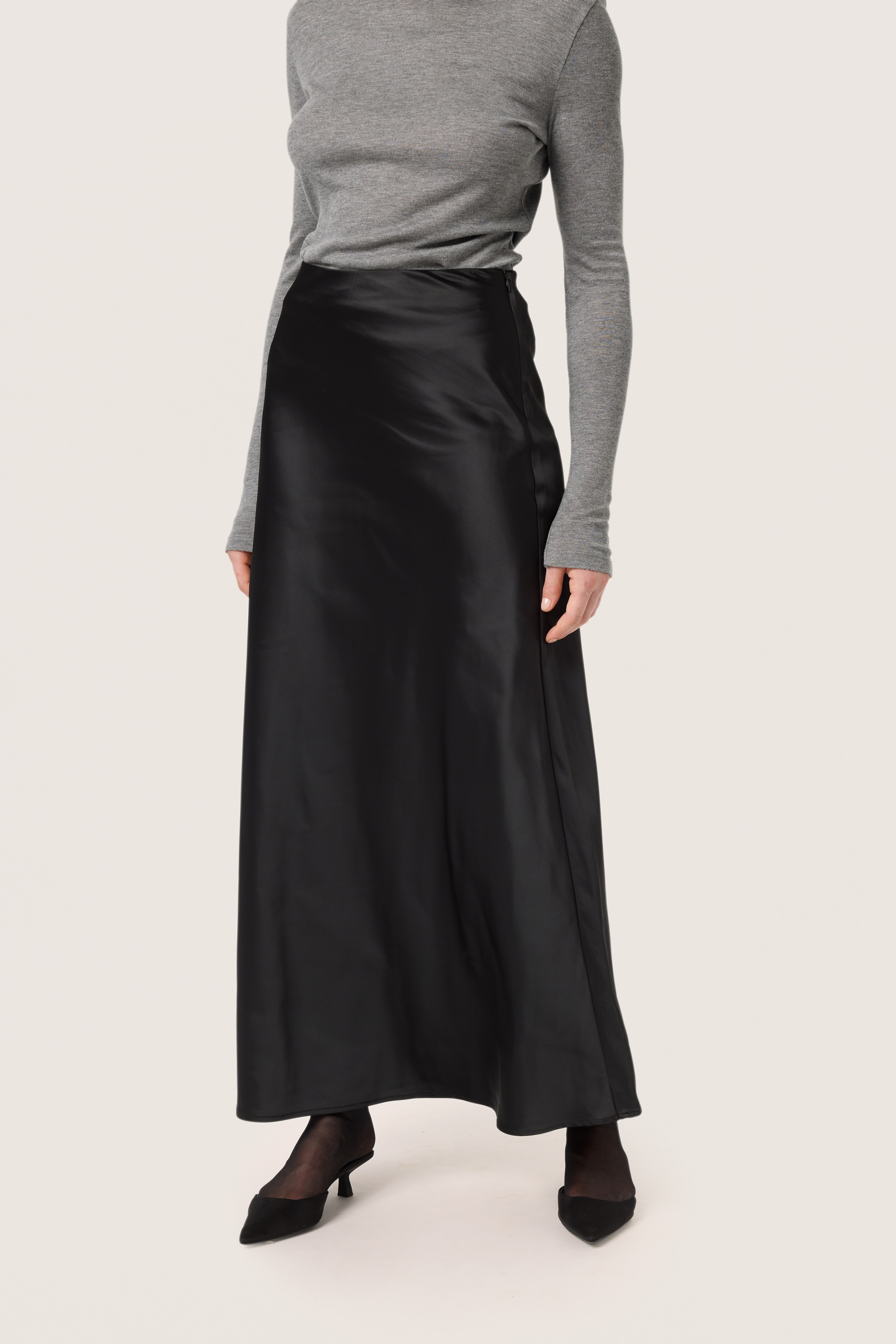 SLAnna Skirt LOOKBOOK FRONT 30407520-194008