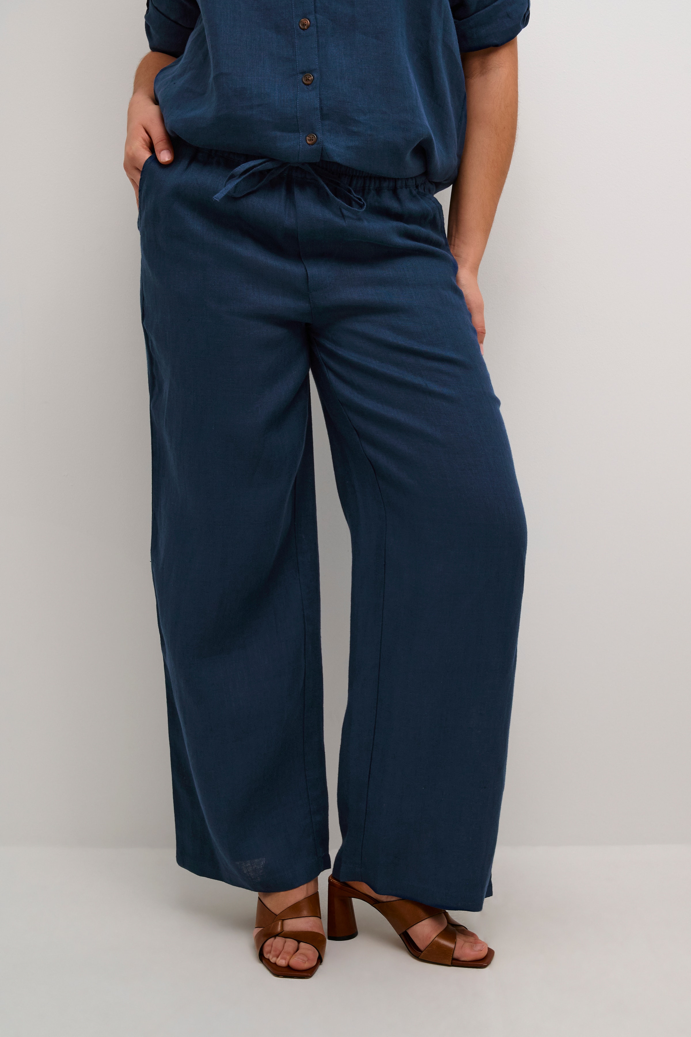 CRBellis Pantalon en lin LOOKBOOK FRONT 10611574-194024