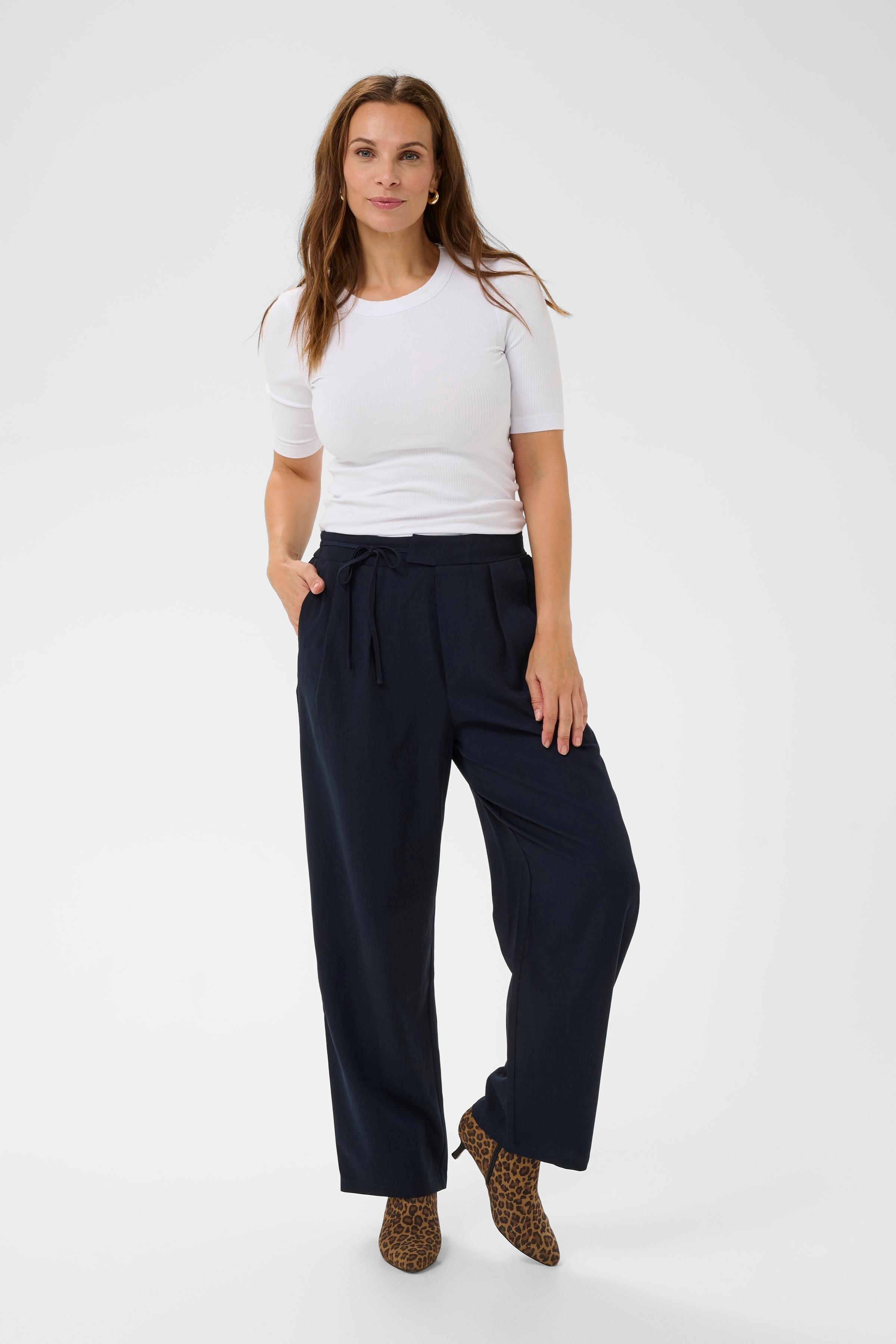 BPlinda Trousers LOOKBOOK FRONT 40200102-194020