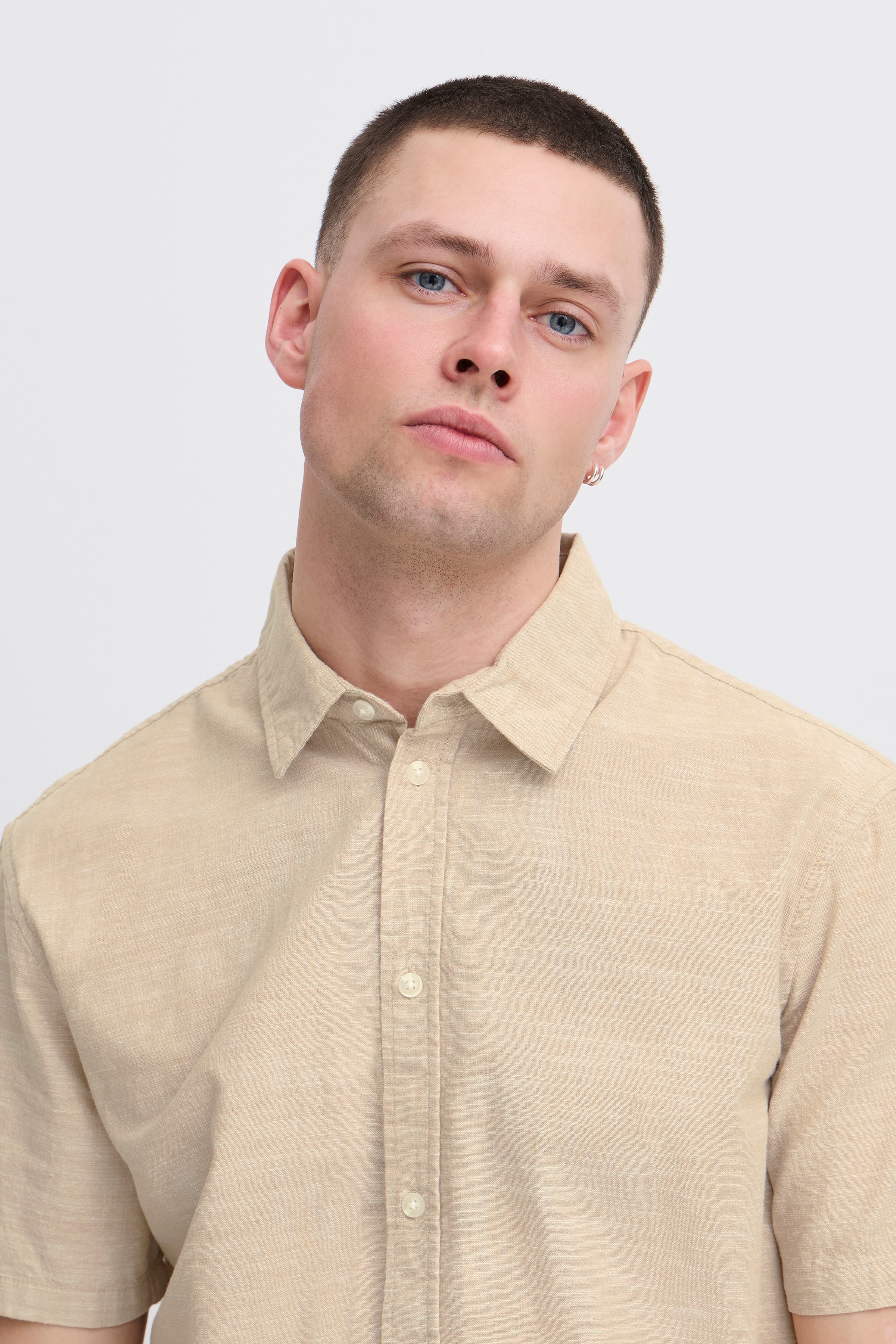 Short sleeved shirt LOOKBOOK DETAIL 20717675-161315