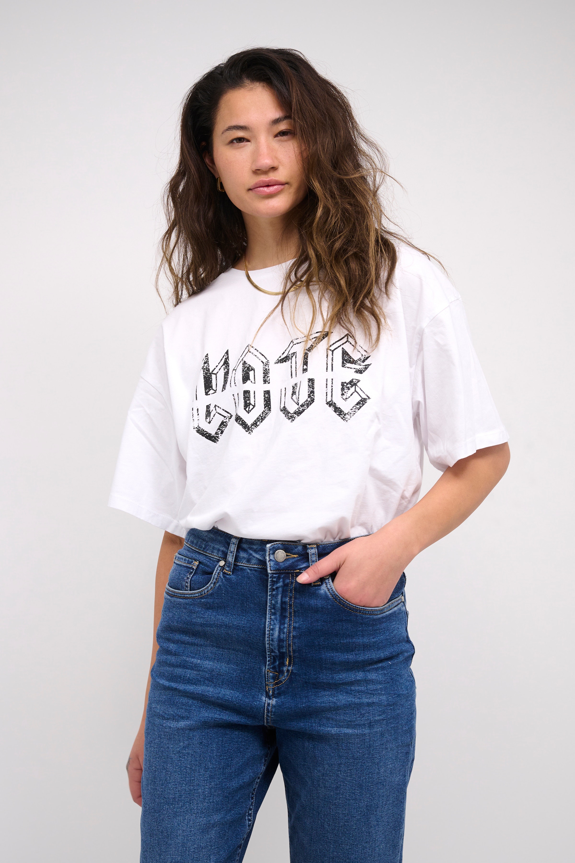 MWLove T-shirt LOOKBOOK FRONT 10703910-100091