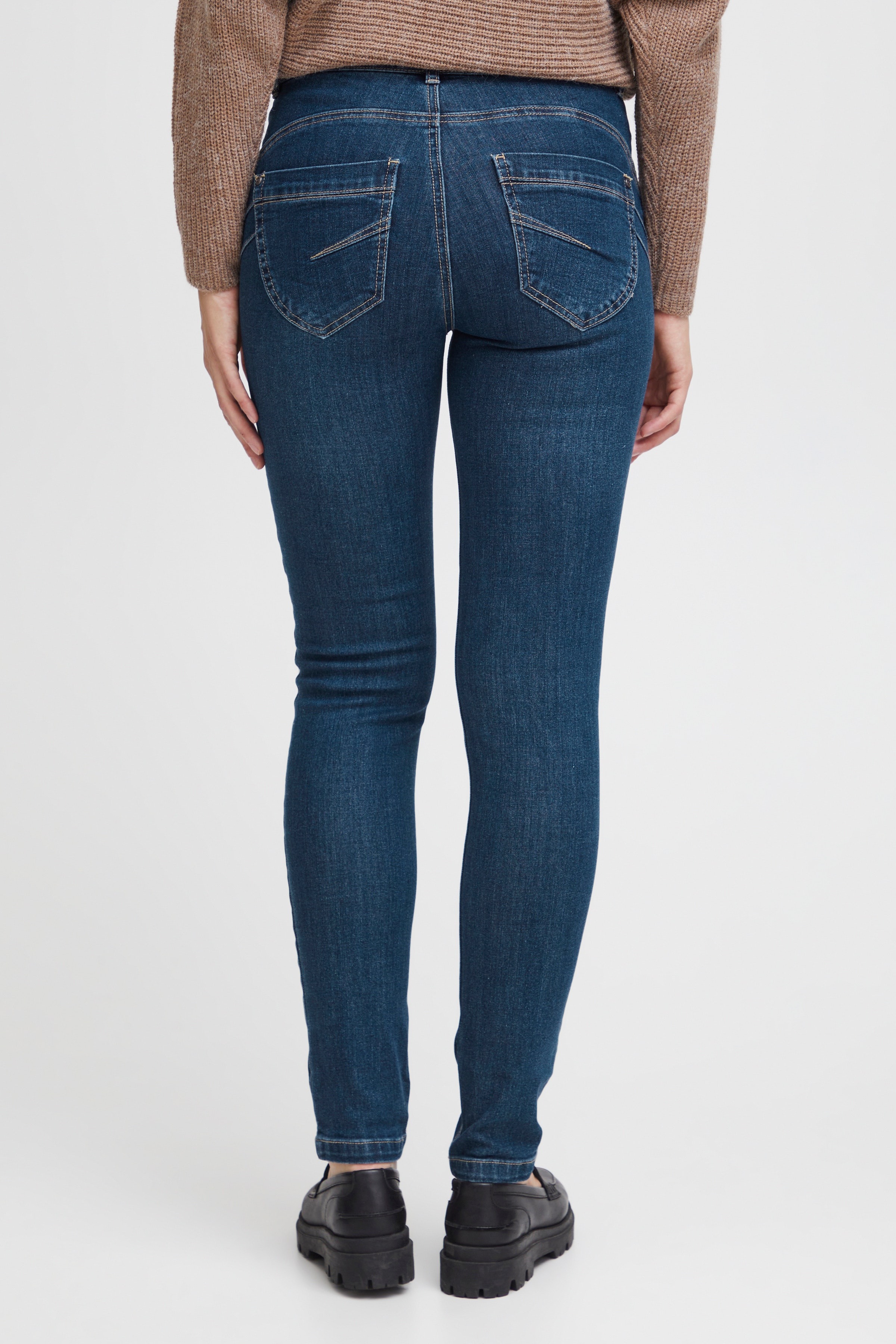 FRELLIE Jeans LOOKBOOK FRONT 20612430-200070