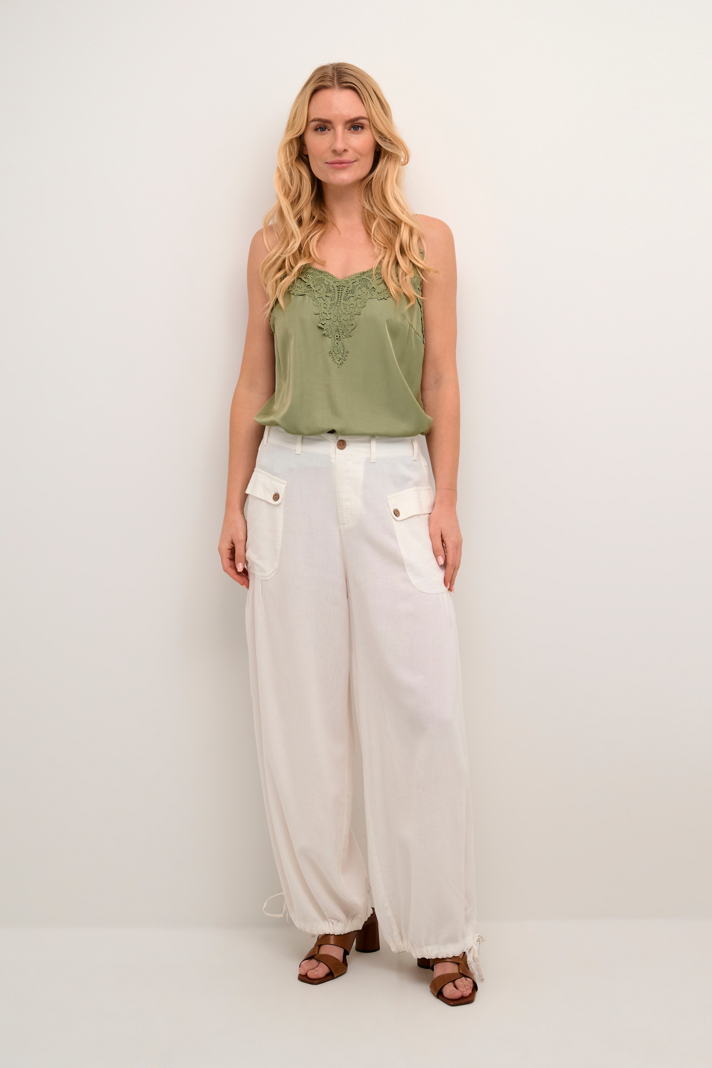 CRVenta Linen Trousers LOOKBOOK FRONT 10612582-110602