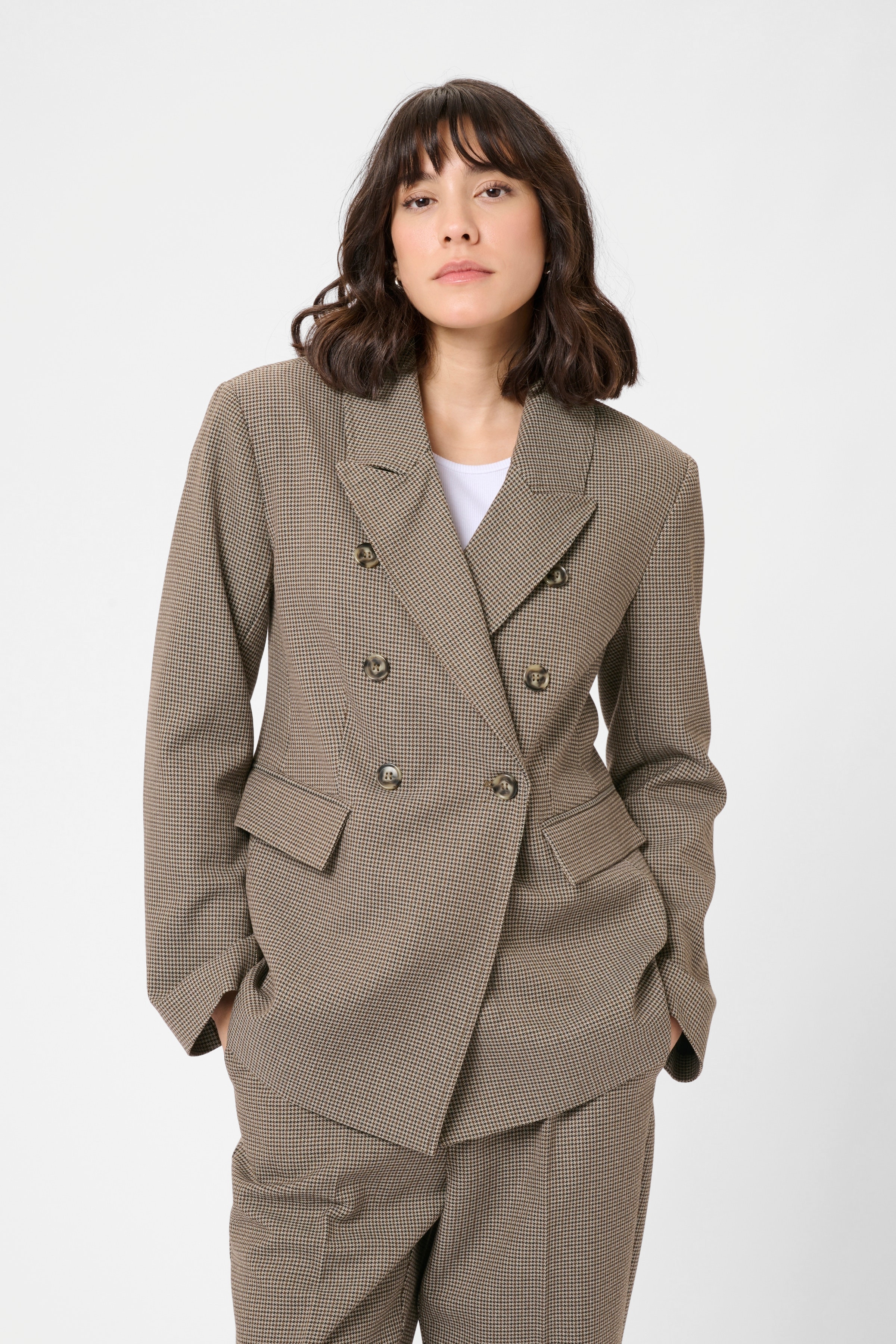 KAelyah Blazer LOOKBOOK FRONT 10510842-108548