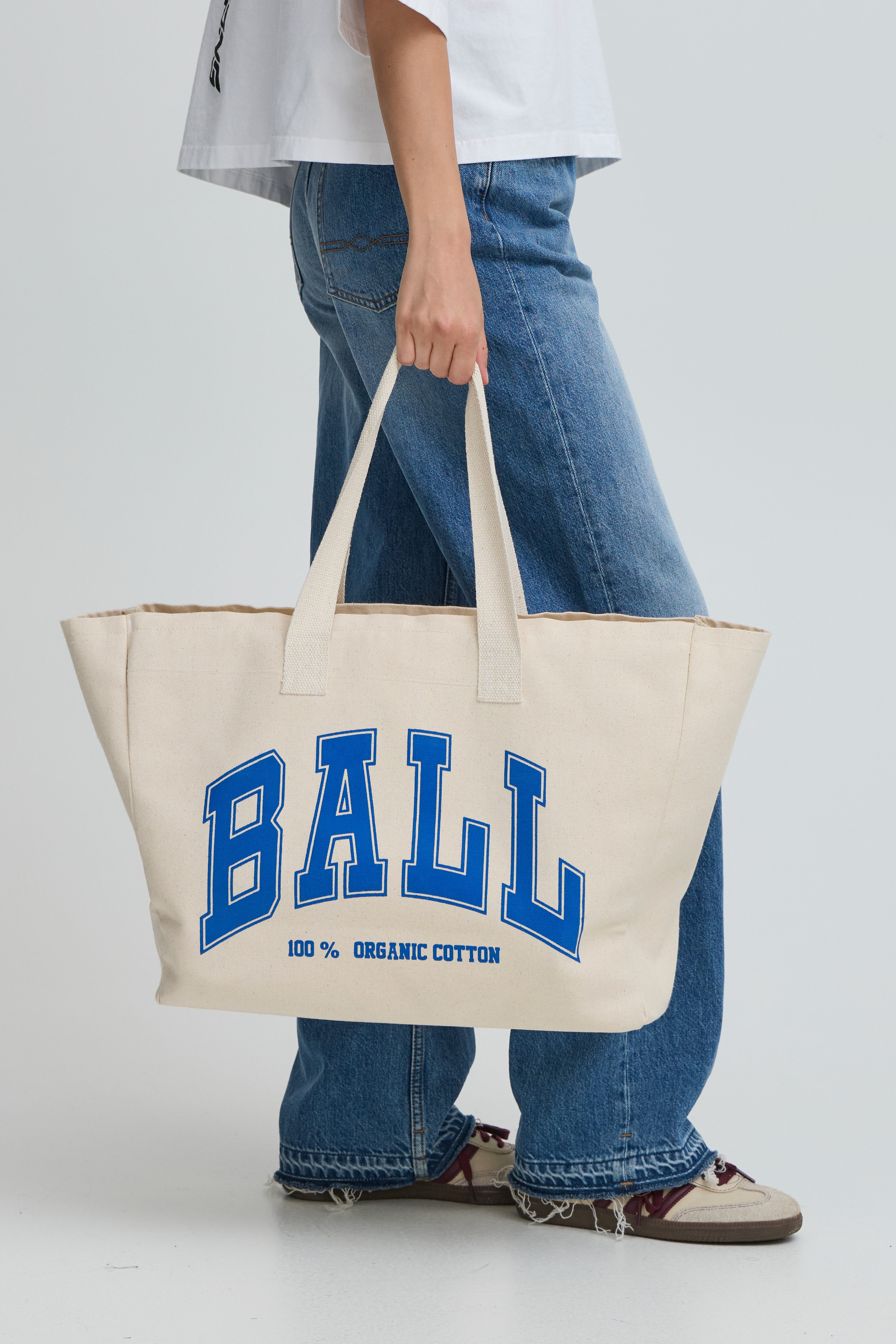 D. ROLF BAGS LOOKBOOK FRONT 50400028-184148