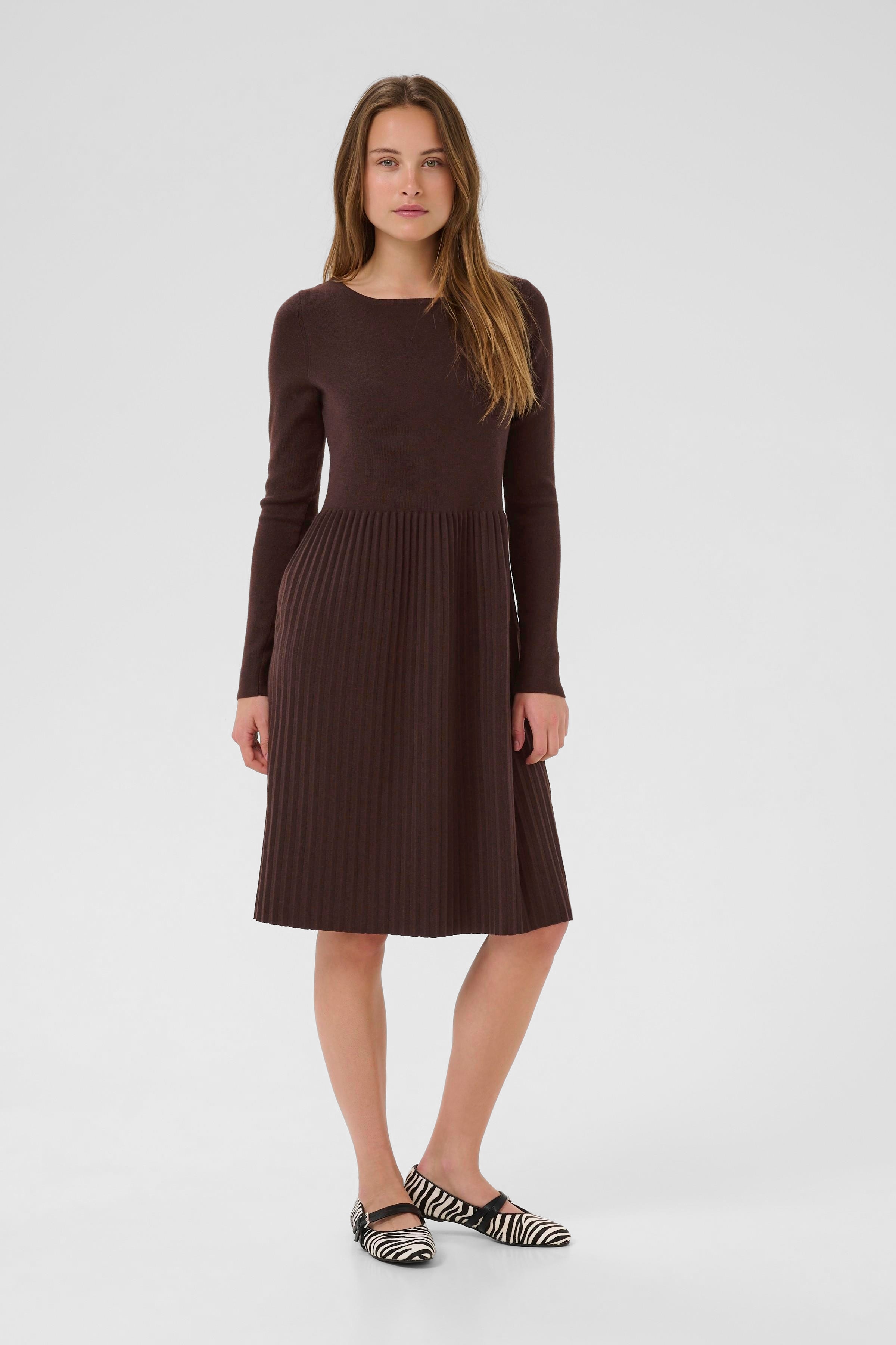 CUluci Strickkleid LOOKBOOK FRONT 50111749-190915