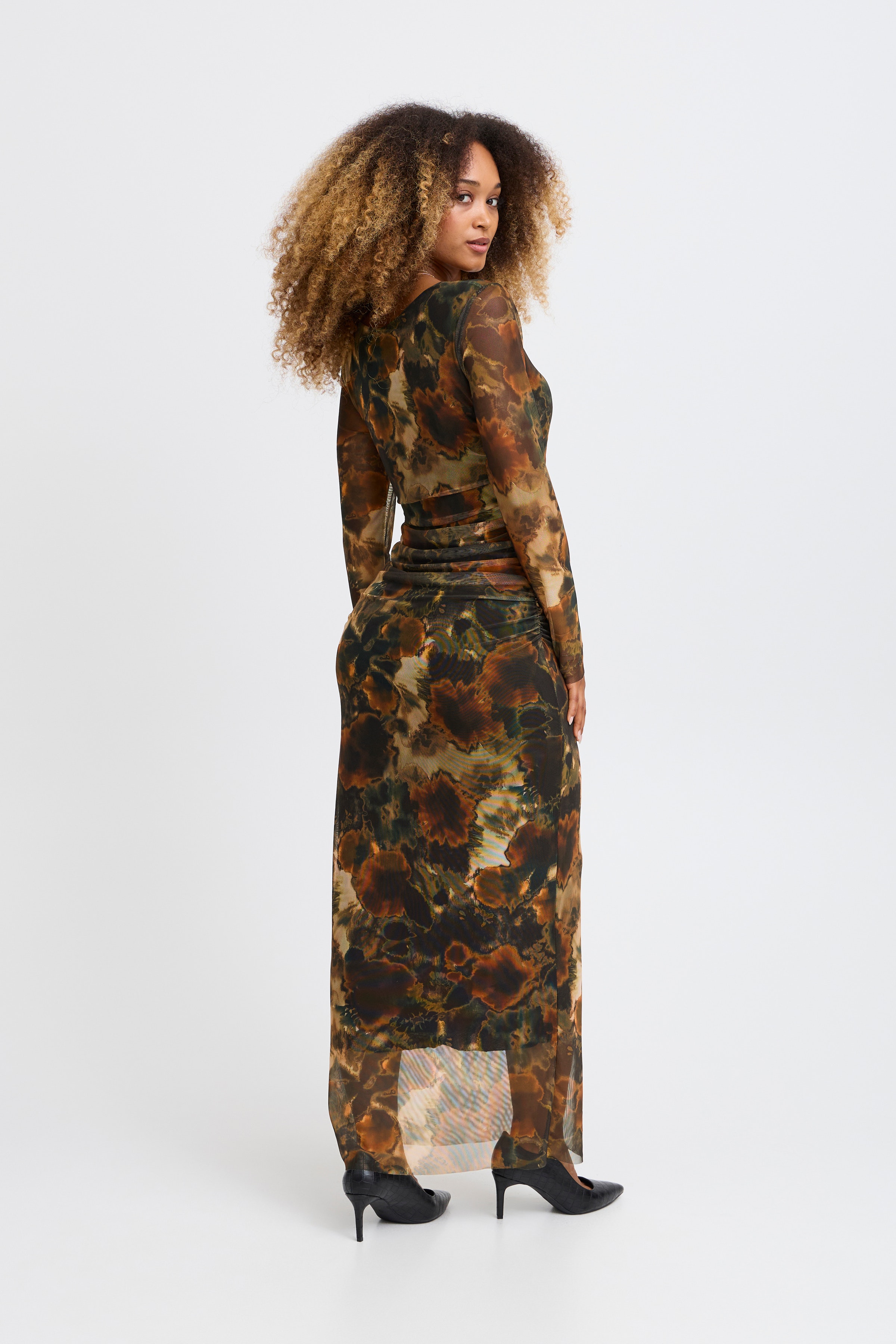 SBINNA Kjole LOOKBOOK BACK 22100769-160945