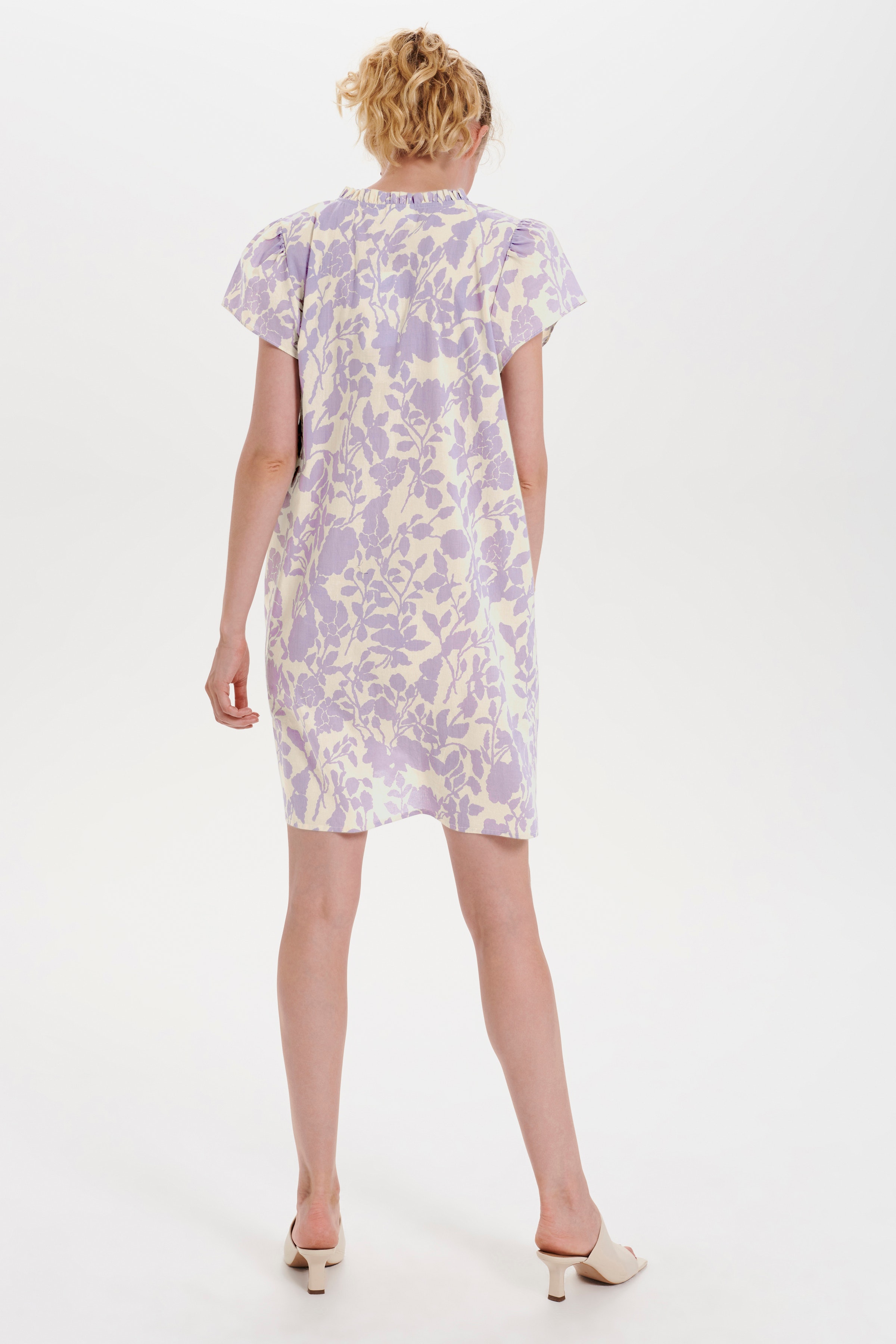 IngaSZ Dress

 LOOKBOOK BACK 30511848-600340