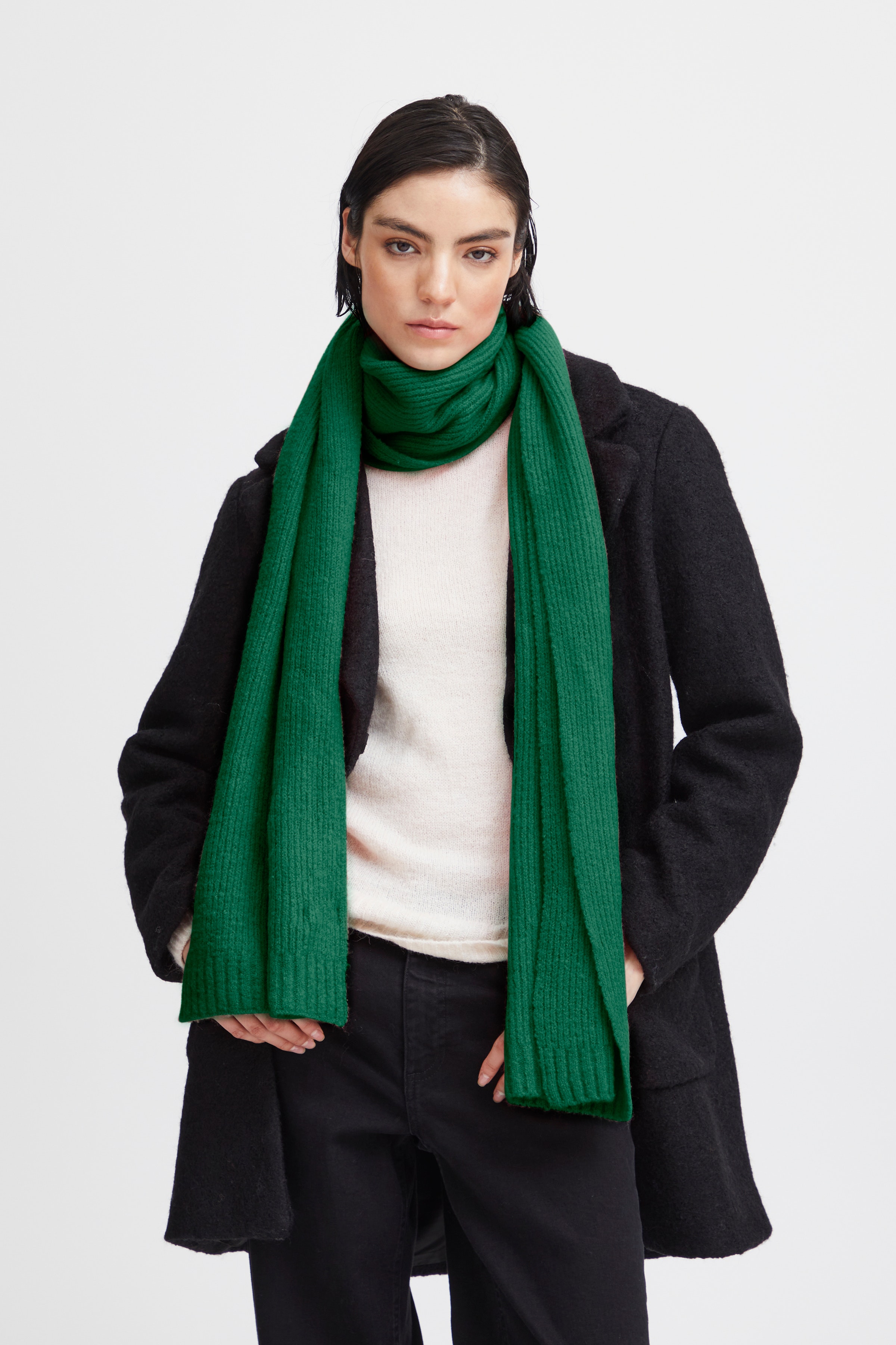 IAIVO Skjerf LOOKBOOK FRONT 20112670-185424