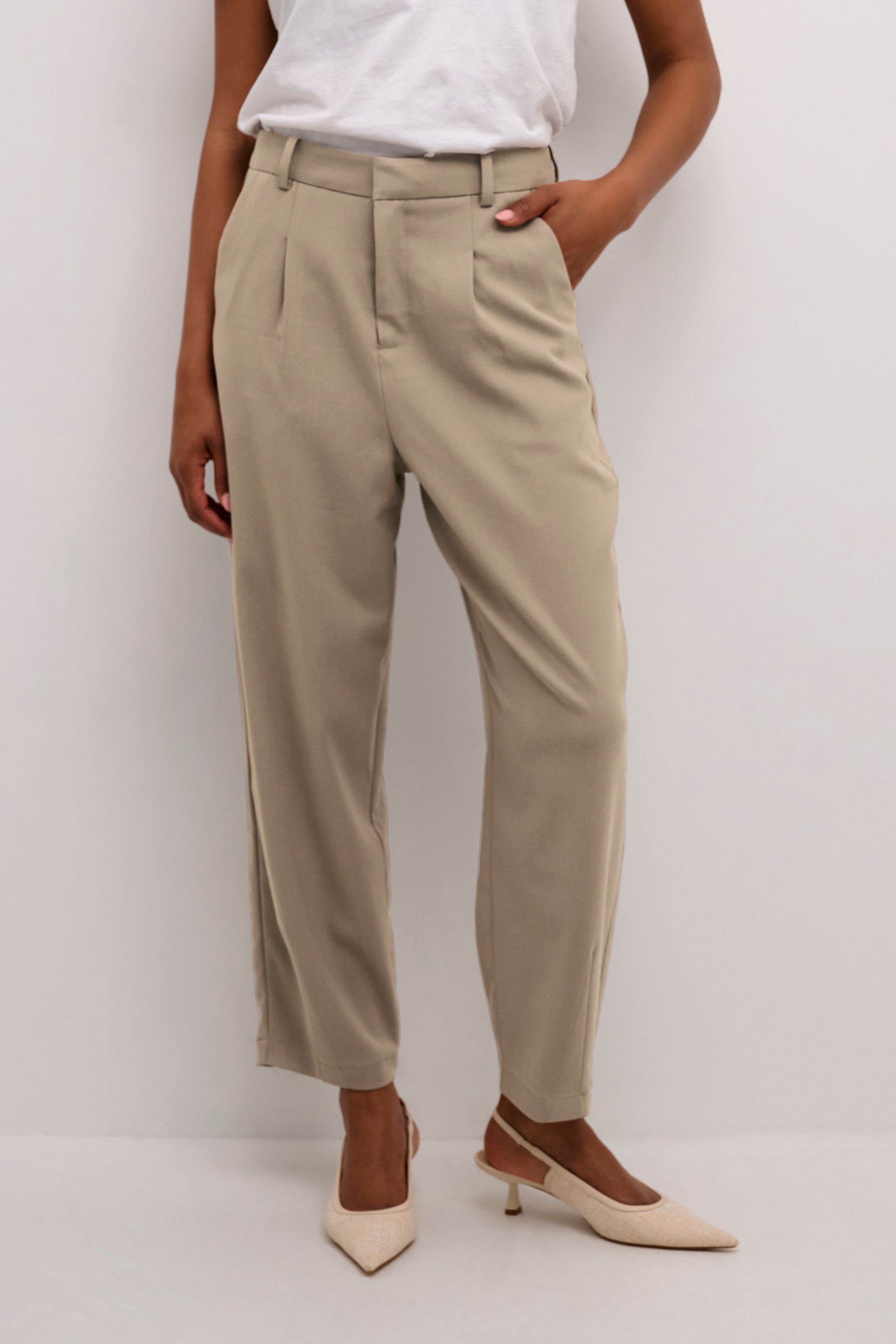 KAmerle Trousers LOOKBOOK FRONT 10504769-181110