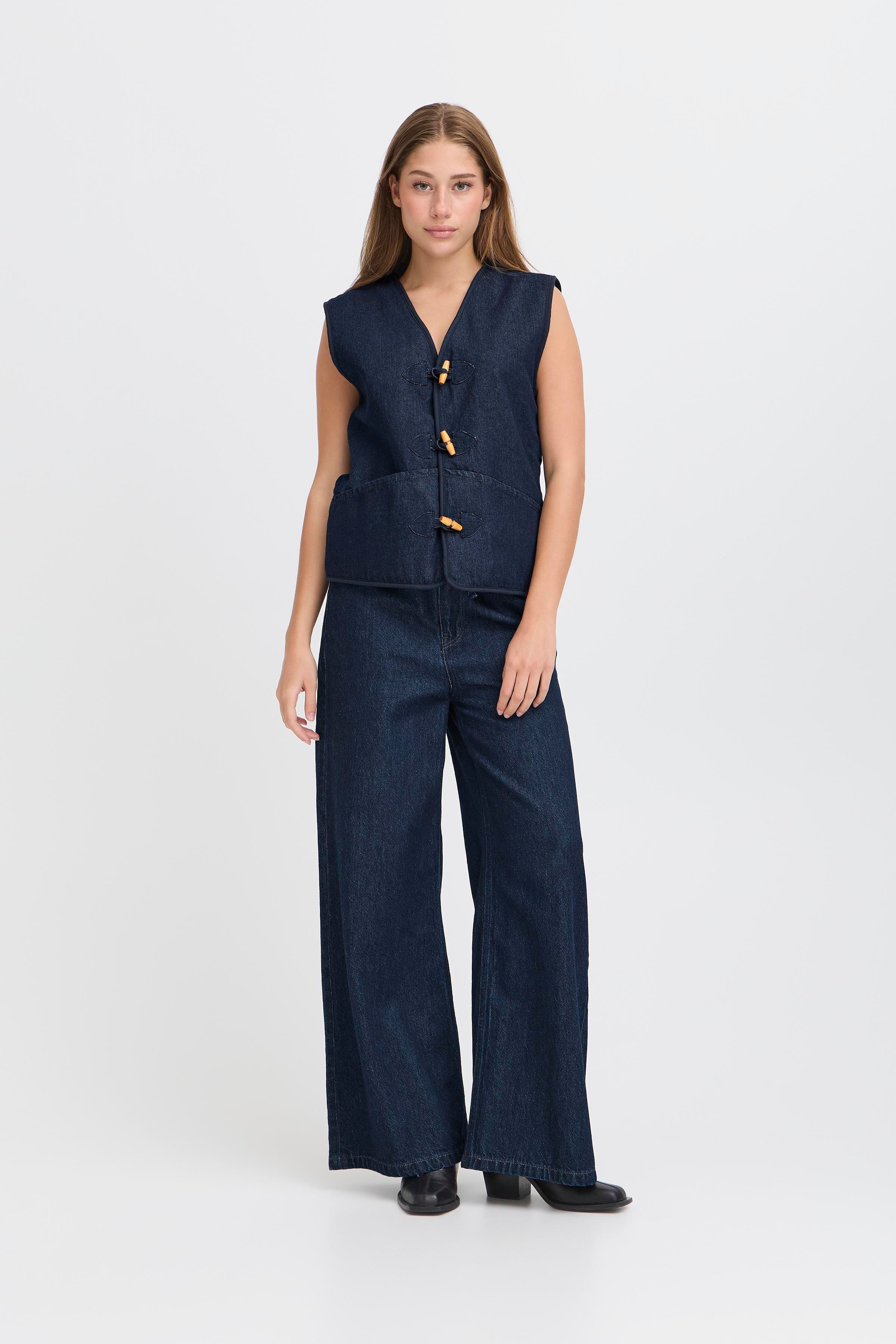 IHHIRAMO Vest LOOKBOOK FRONT 20124340-900000209