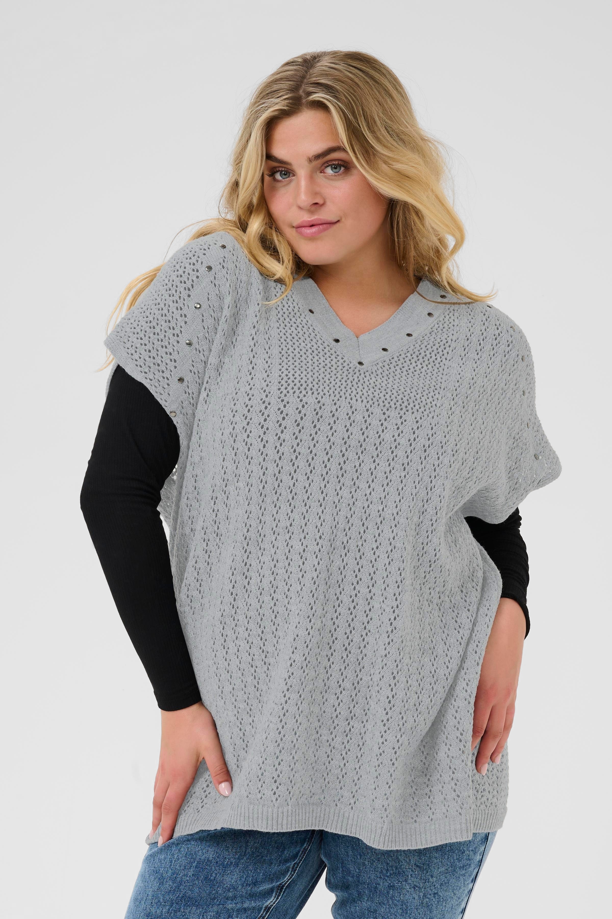 KCrosa Poncho LOOKBOOK FRONT 10583585-100123