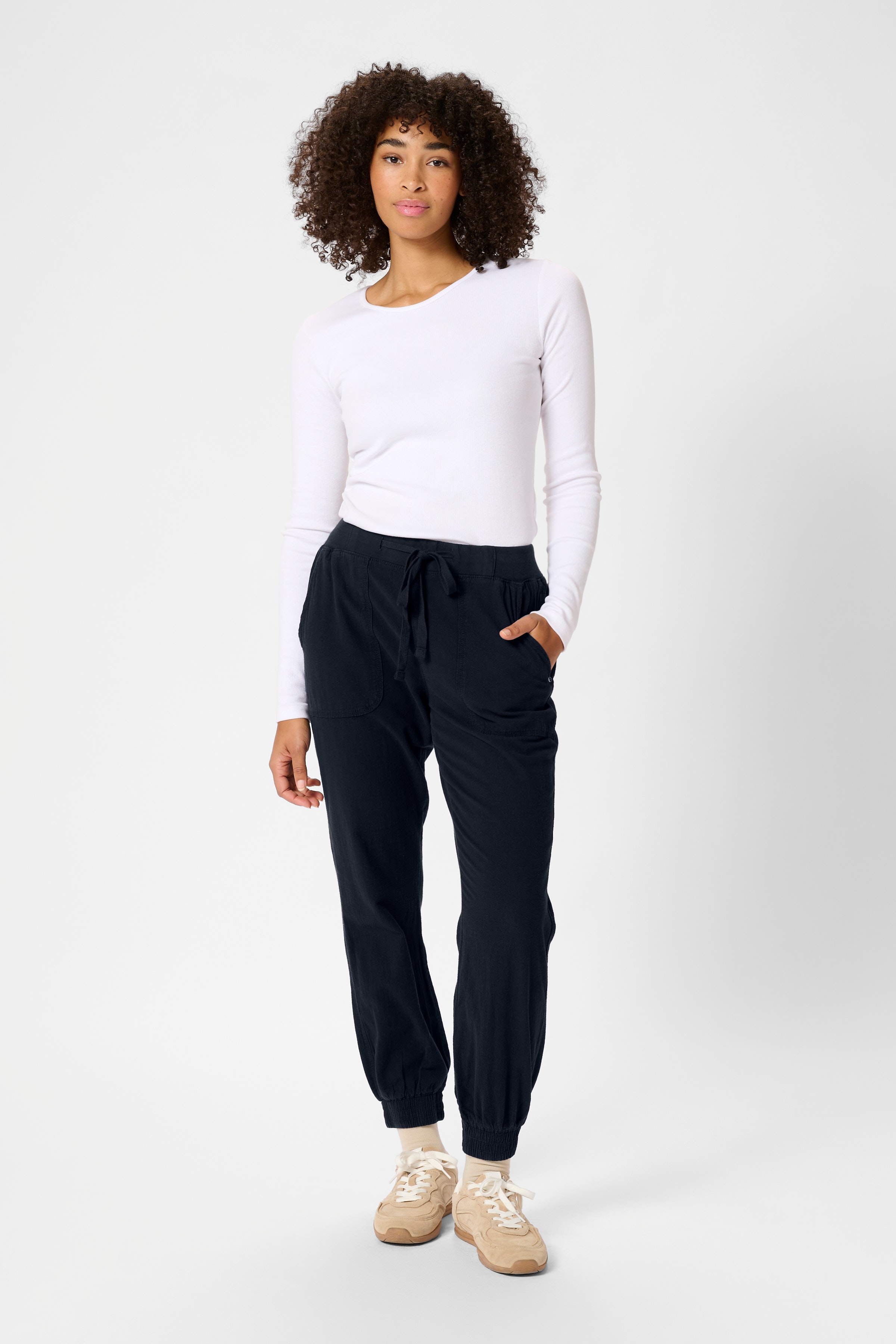 KAnaya Trousers LOOKBOOK FRONT 10505397-194020