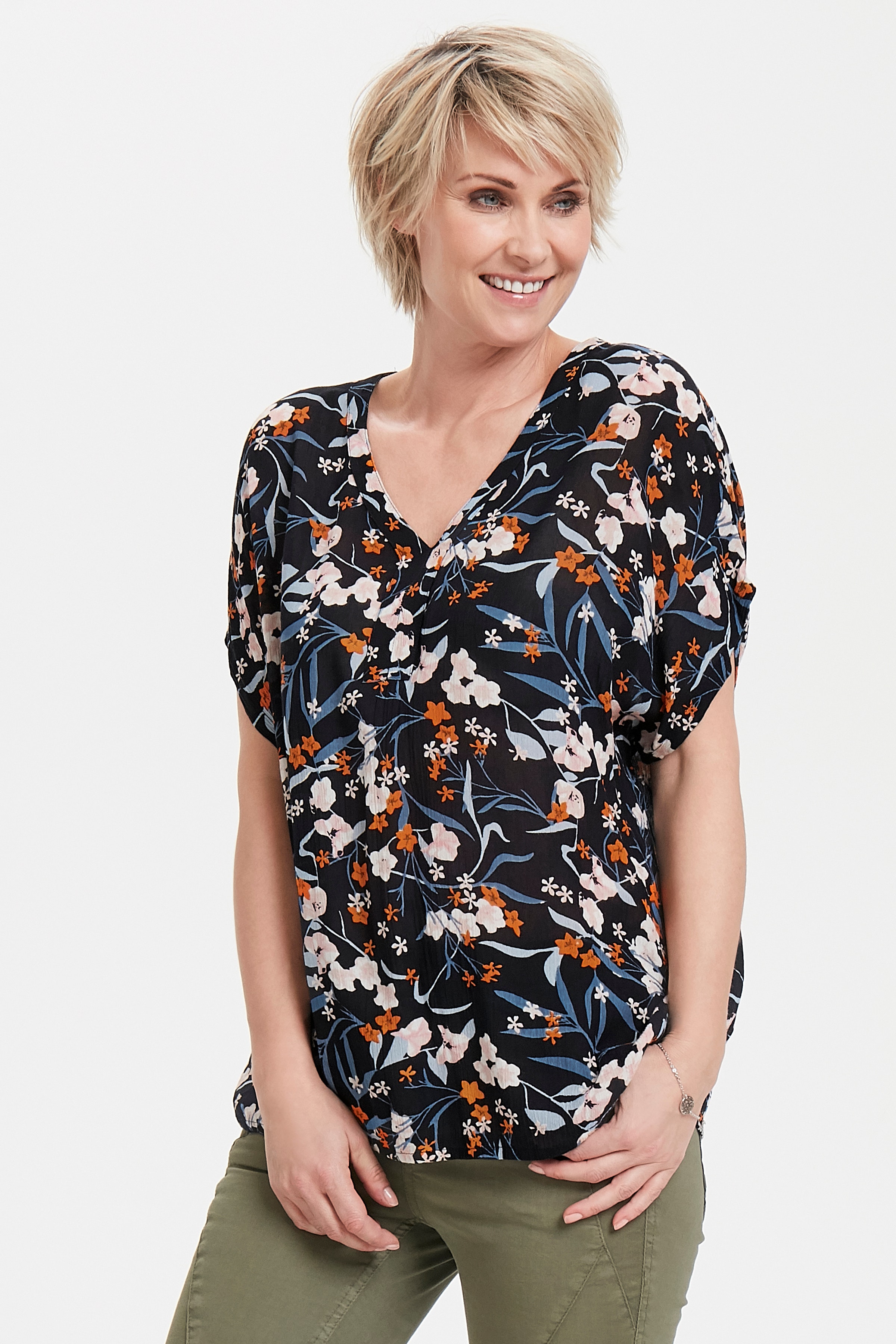 Kortærmet bluse
 LOOKBOOK FRONT 10503177-52737