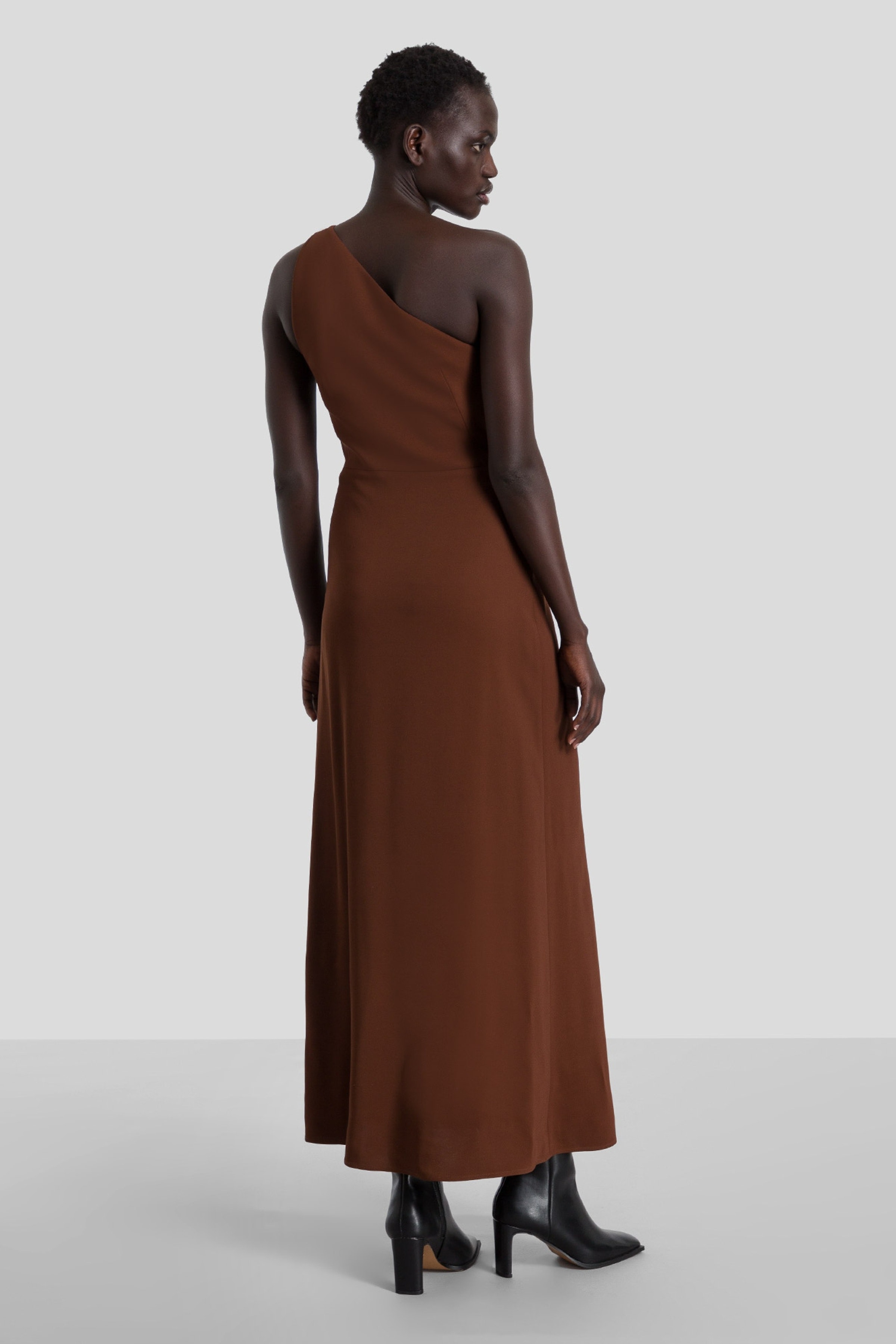 DAVINA Kjole LOOKBOOK BACK 30600236-BR266