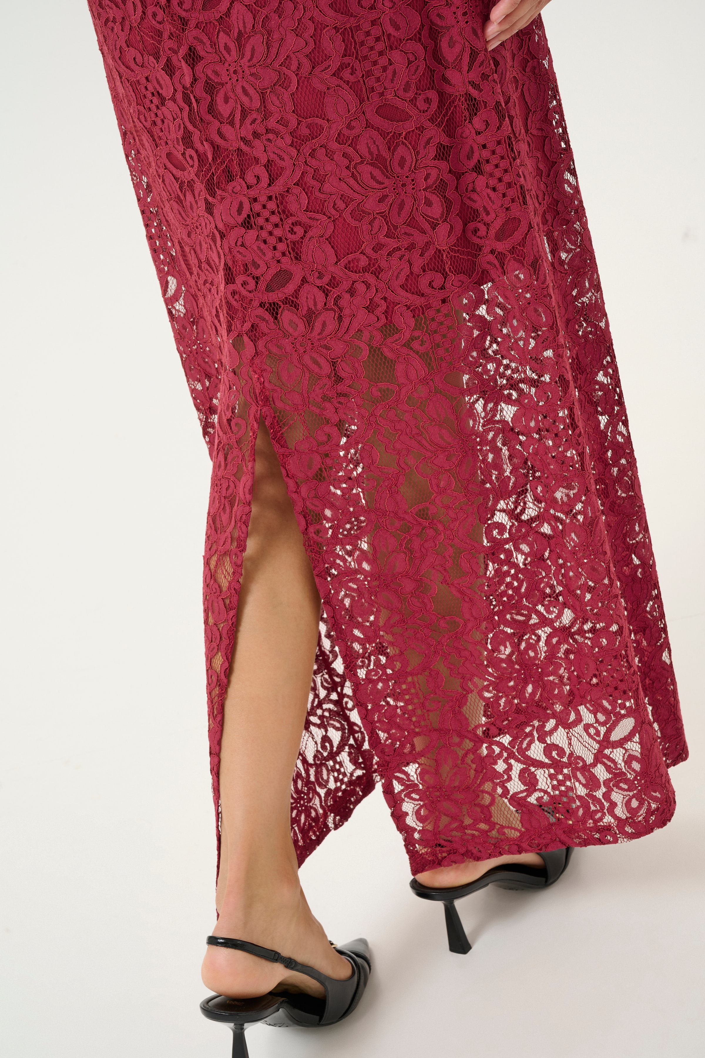 KAlanice Lace skirt
 LOOKBOOK DETAIL 10552372-191940