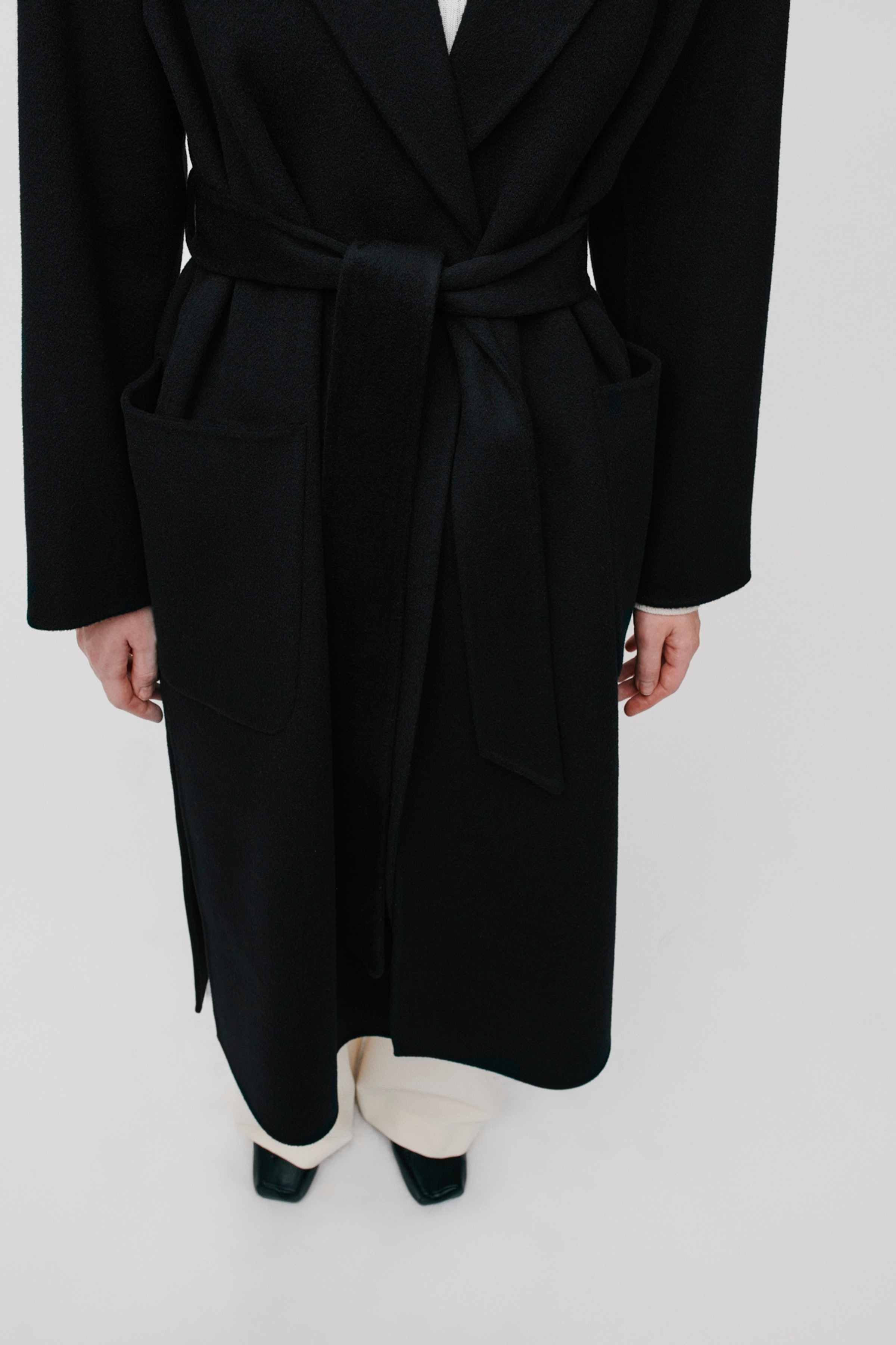 CELIA Kåpe LOOKBOOK FRONT 30600561-BK999