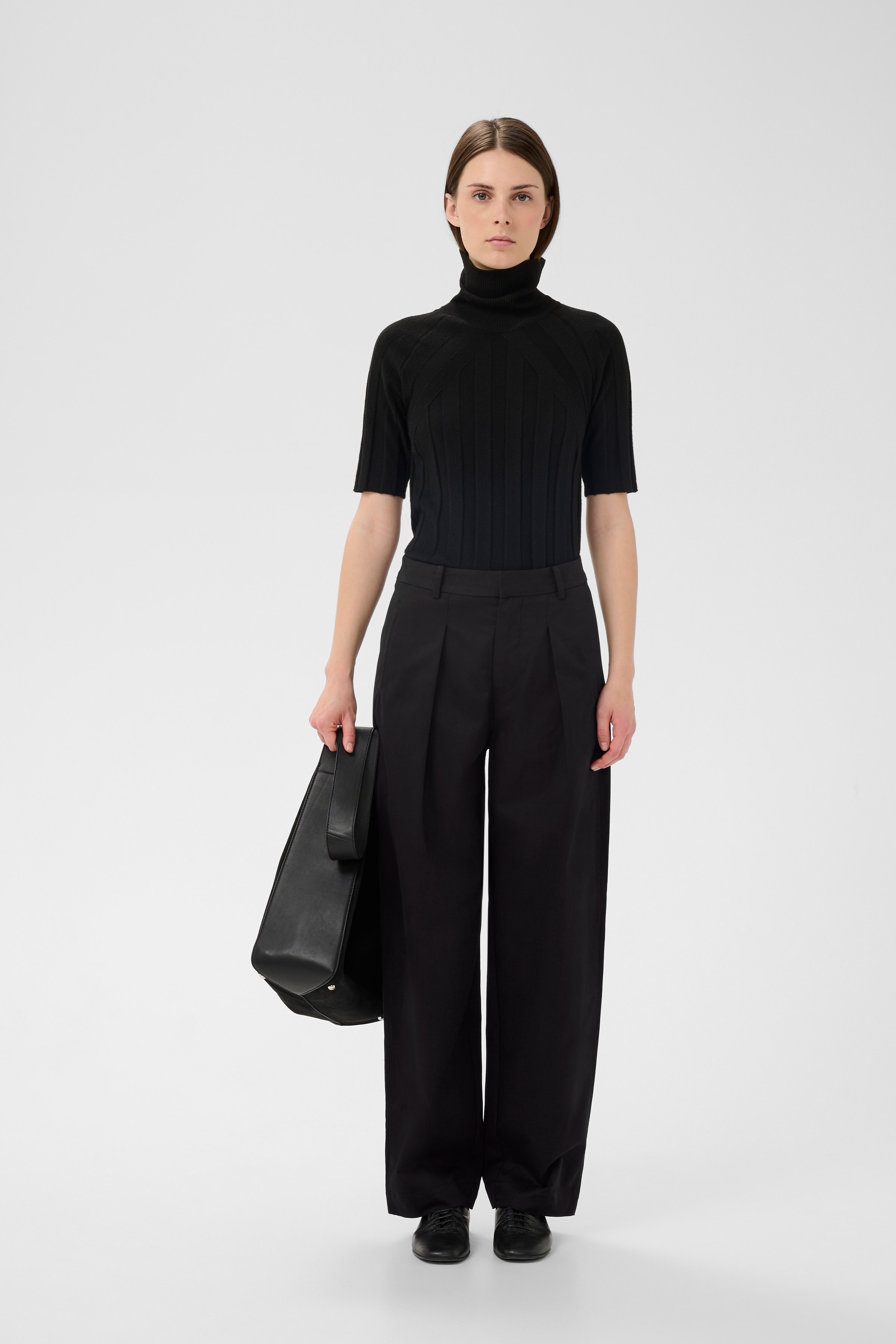 TinikkaIW Hose LOOKBOOK FRONT 30111163-194008