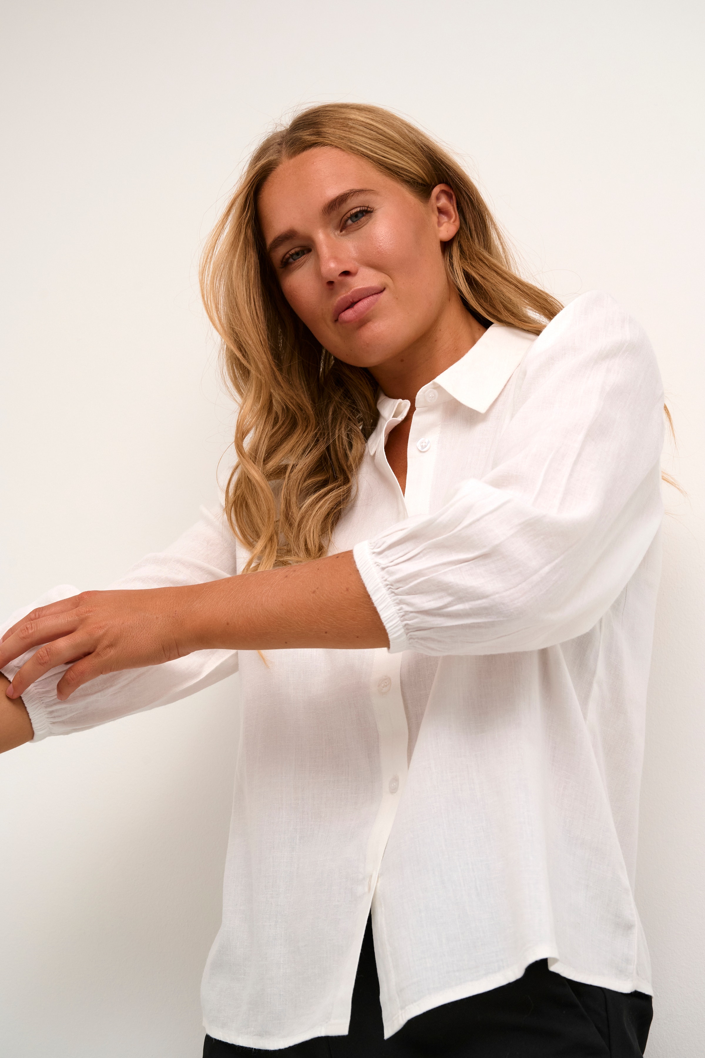 KAmilia Lin skjorte LOOKBOOK DETAIL 10508361-110602