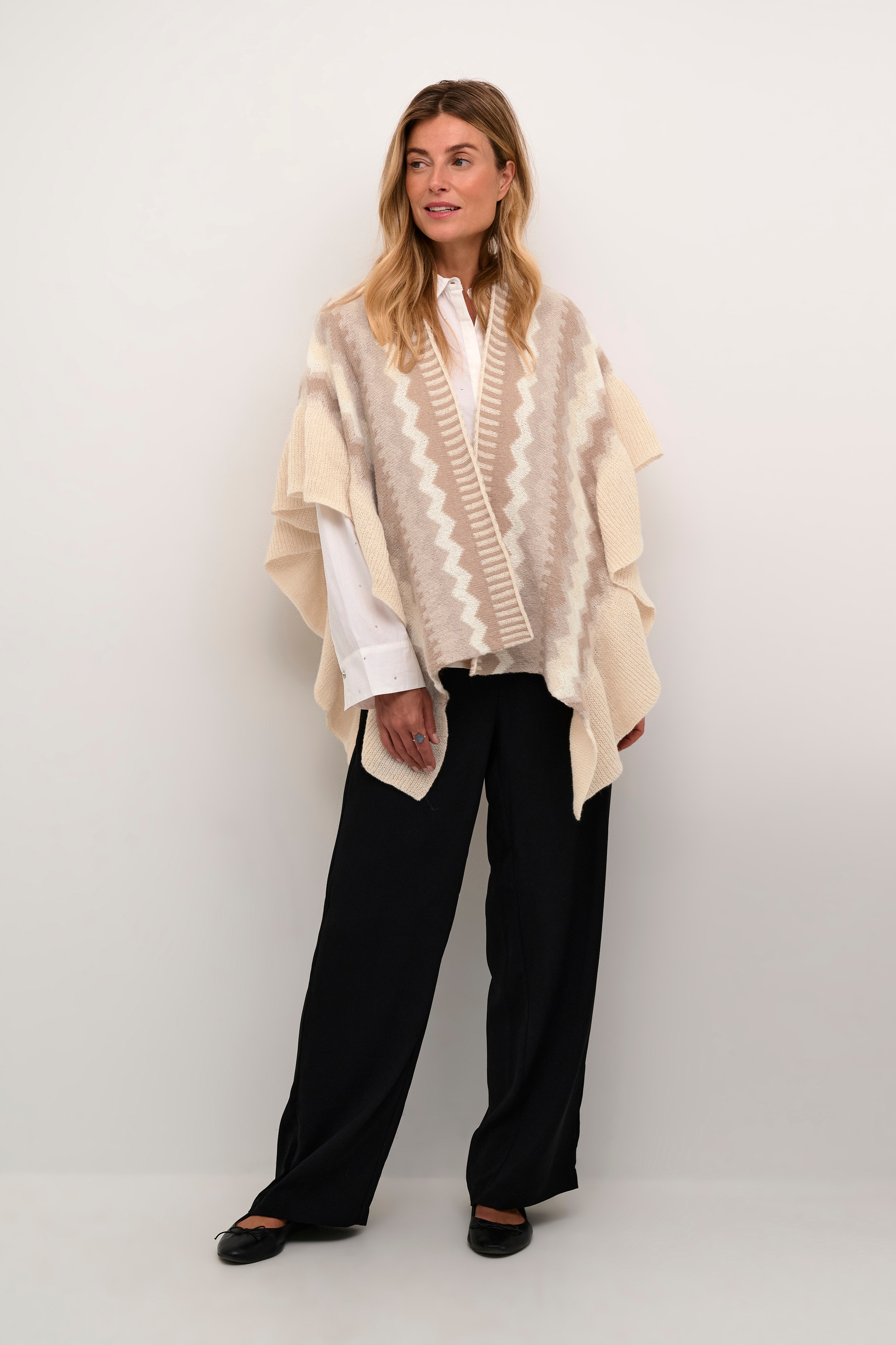 CRCandle Cape LOOKBOOK FRONT 10613070-106707