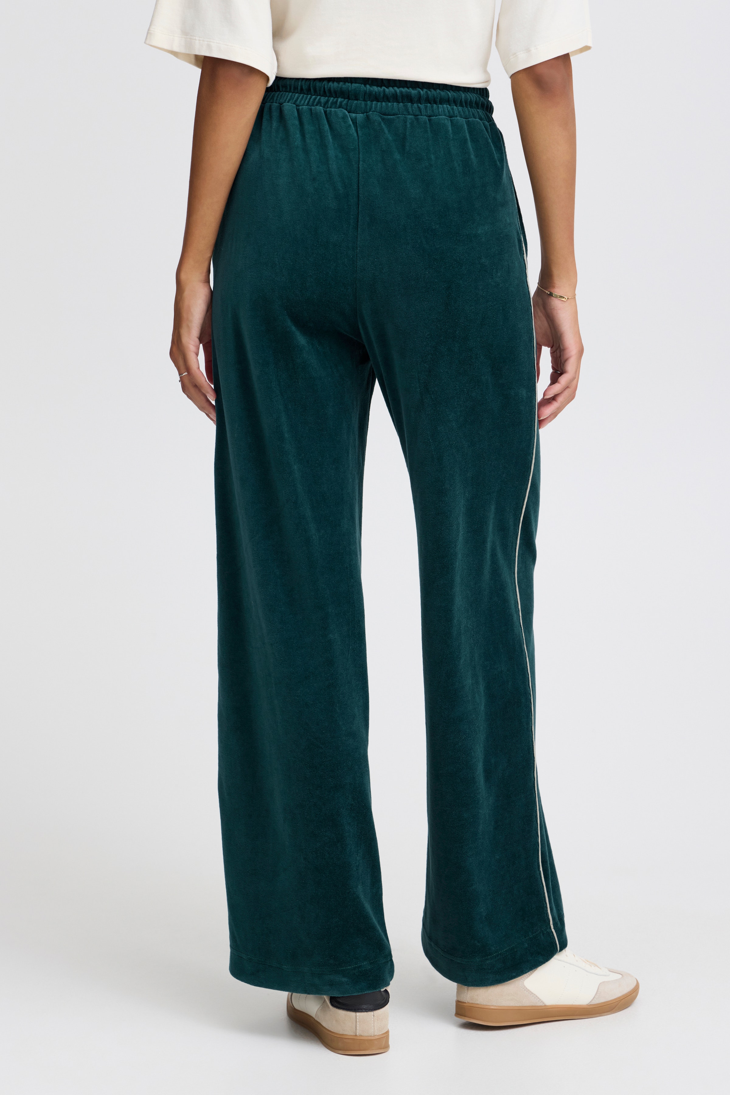 JCSUNNA Trousers LOOKBOOK BACK 22800608-203241