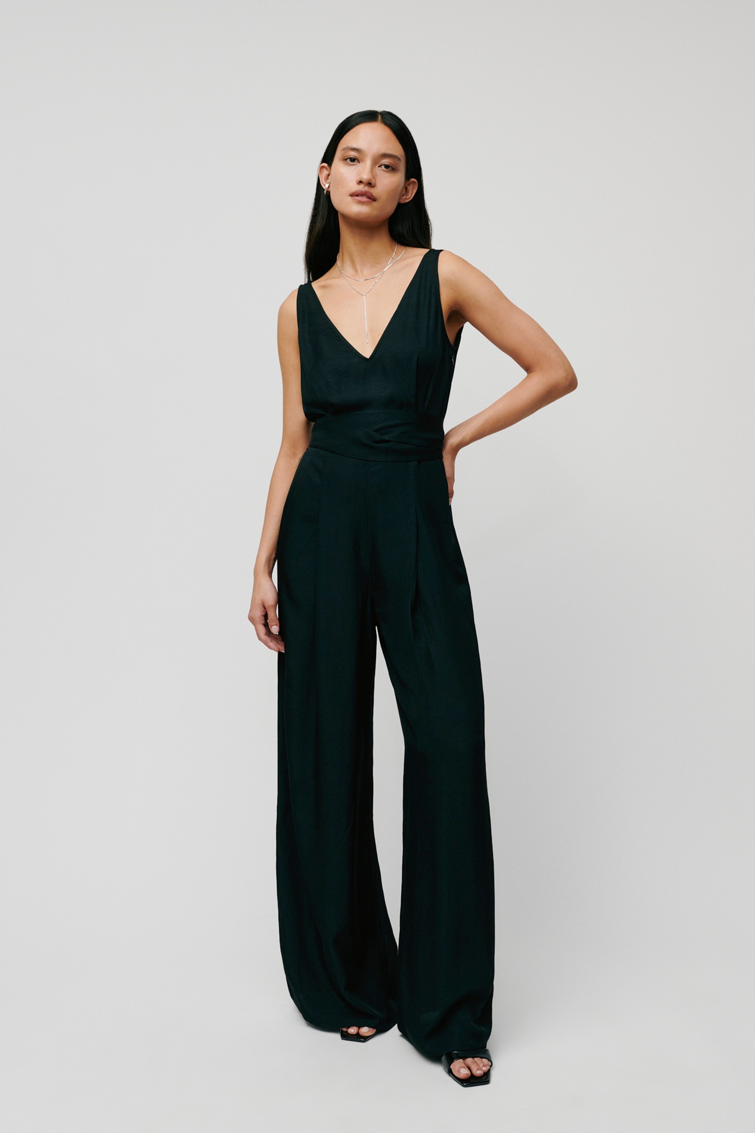 Patricia Jumpsuit LOOKBOOK FRONT 30600613-BK999
