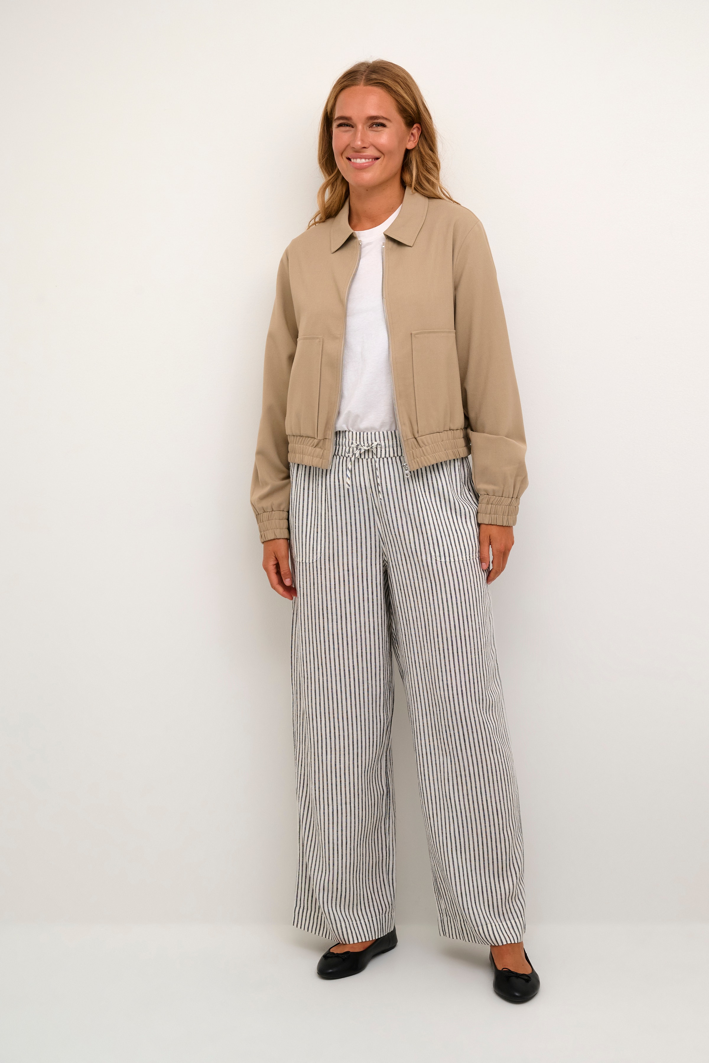 KAmilia Trousers LOOKBOOK FRONT 10508314-105465