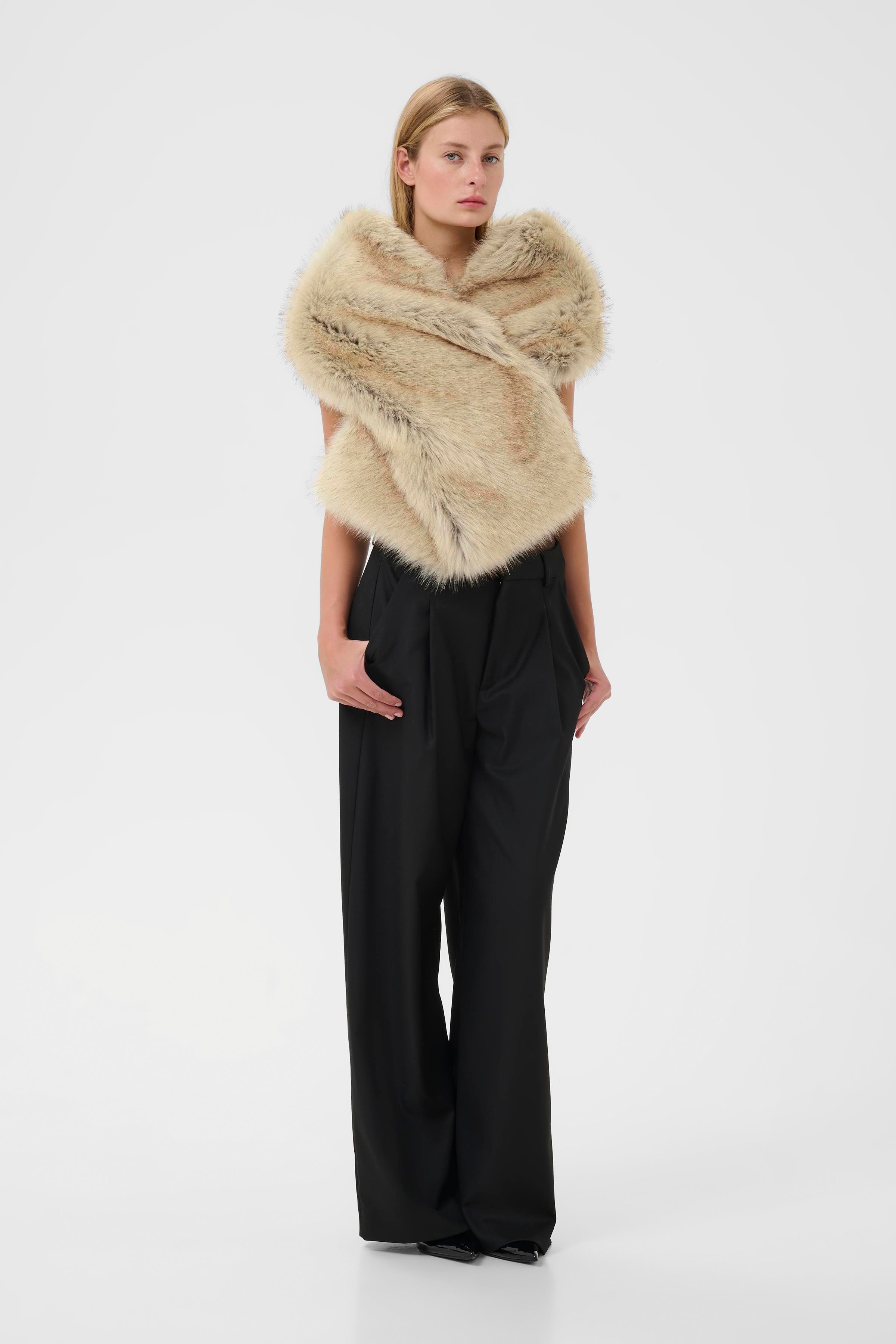 GZricca Tuch LOOKBOOK FRONT 10910692-109037