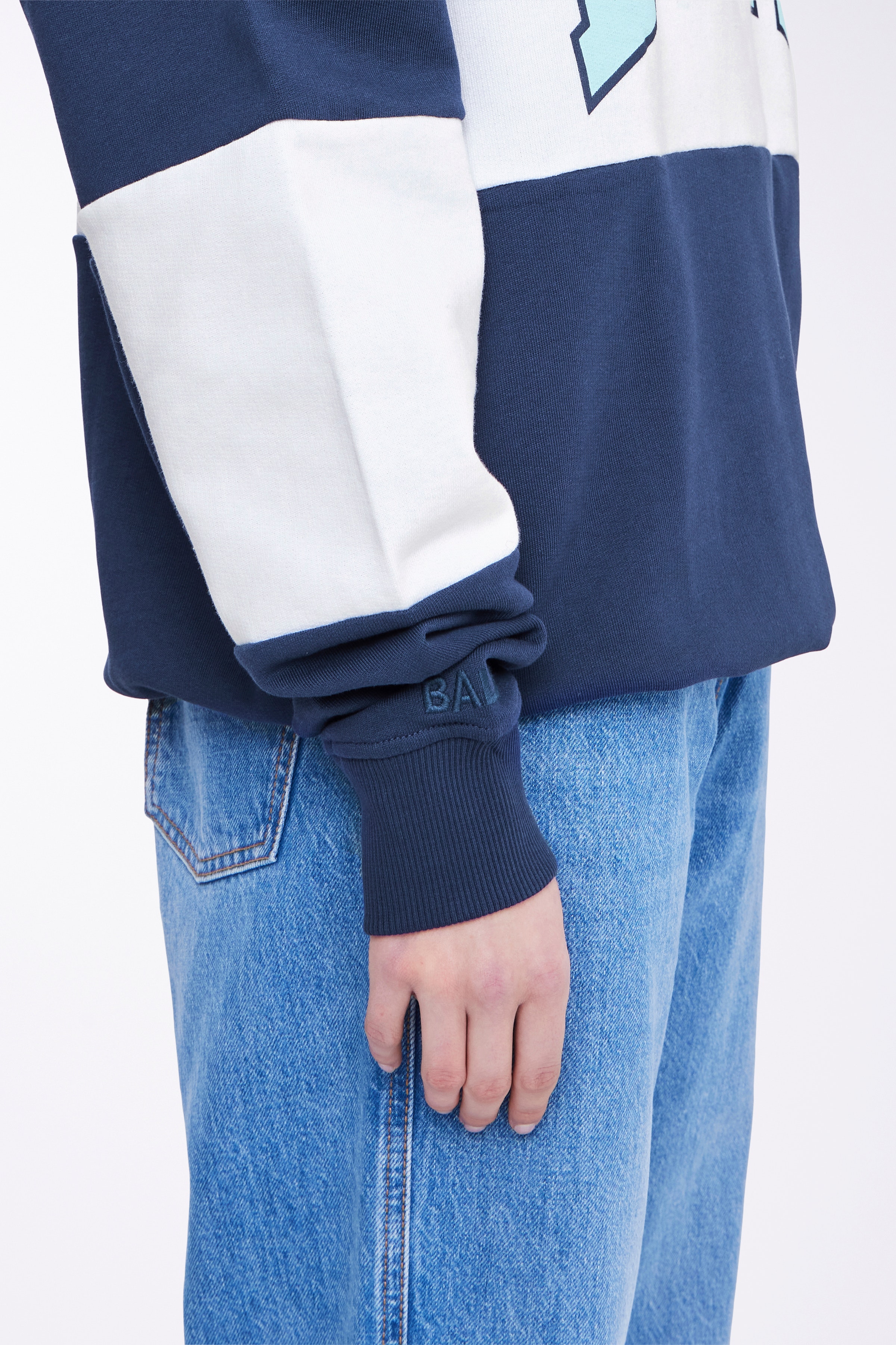 J. ROBINSON SWEATSHIRT LOOKBOOK DETAIL 50400046-193934